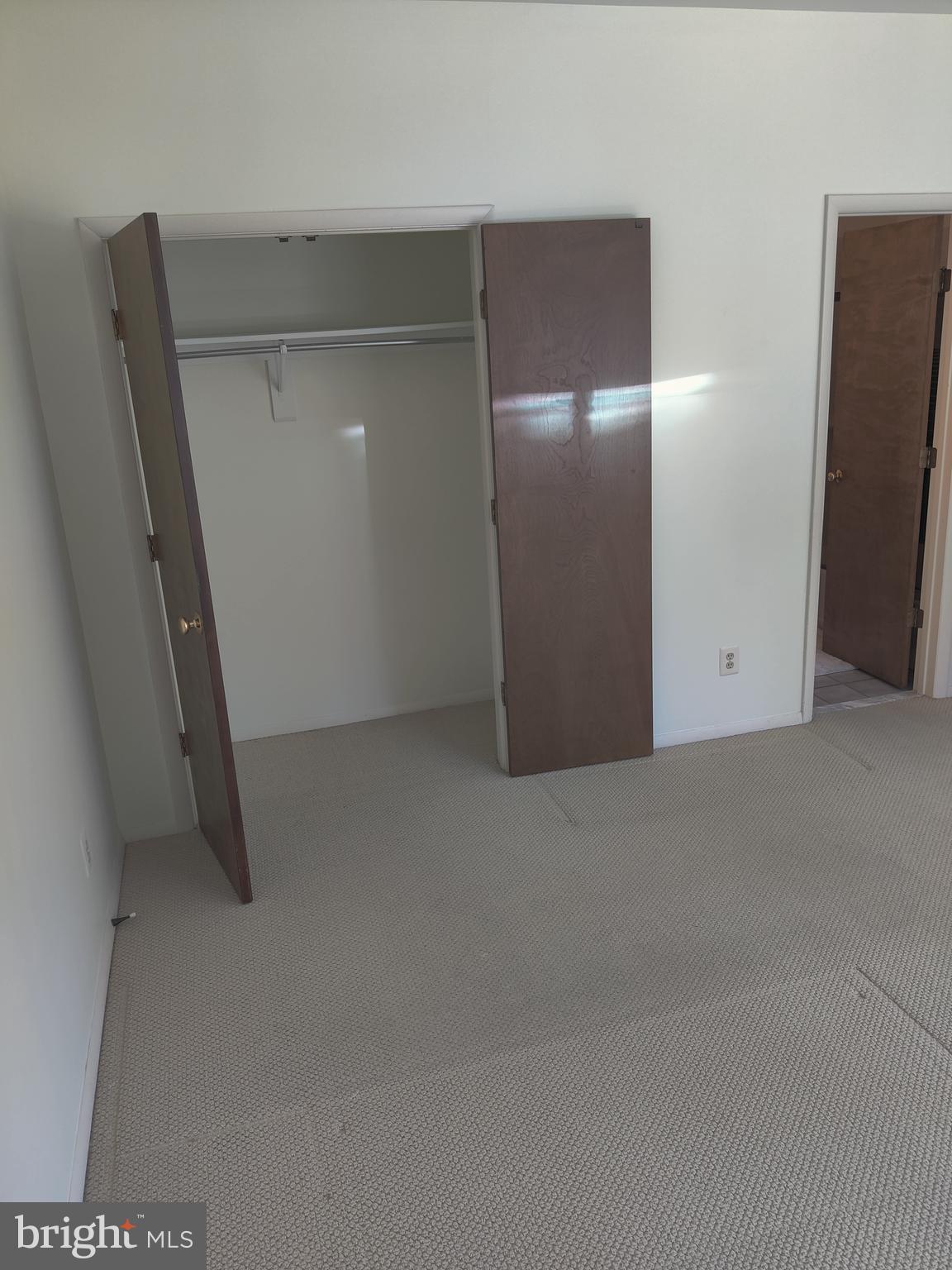 ANNANDALE ACRES - Residential Lease