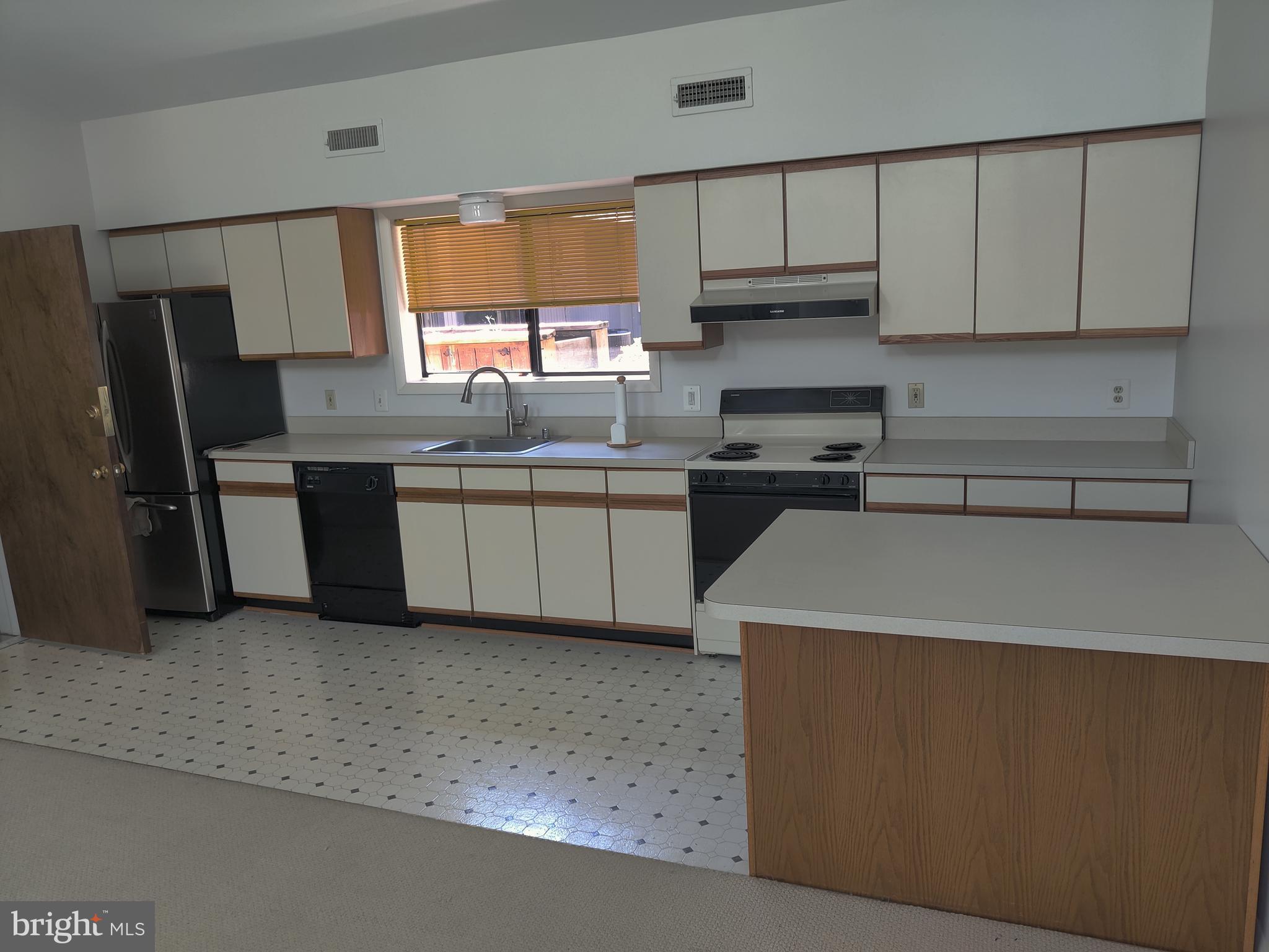 ANNANDALE ACRES - Residential Lease