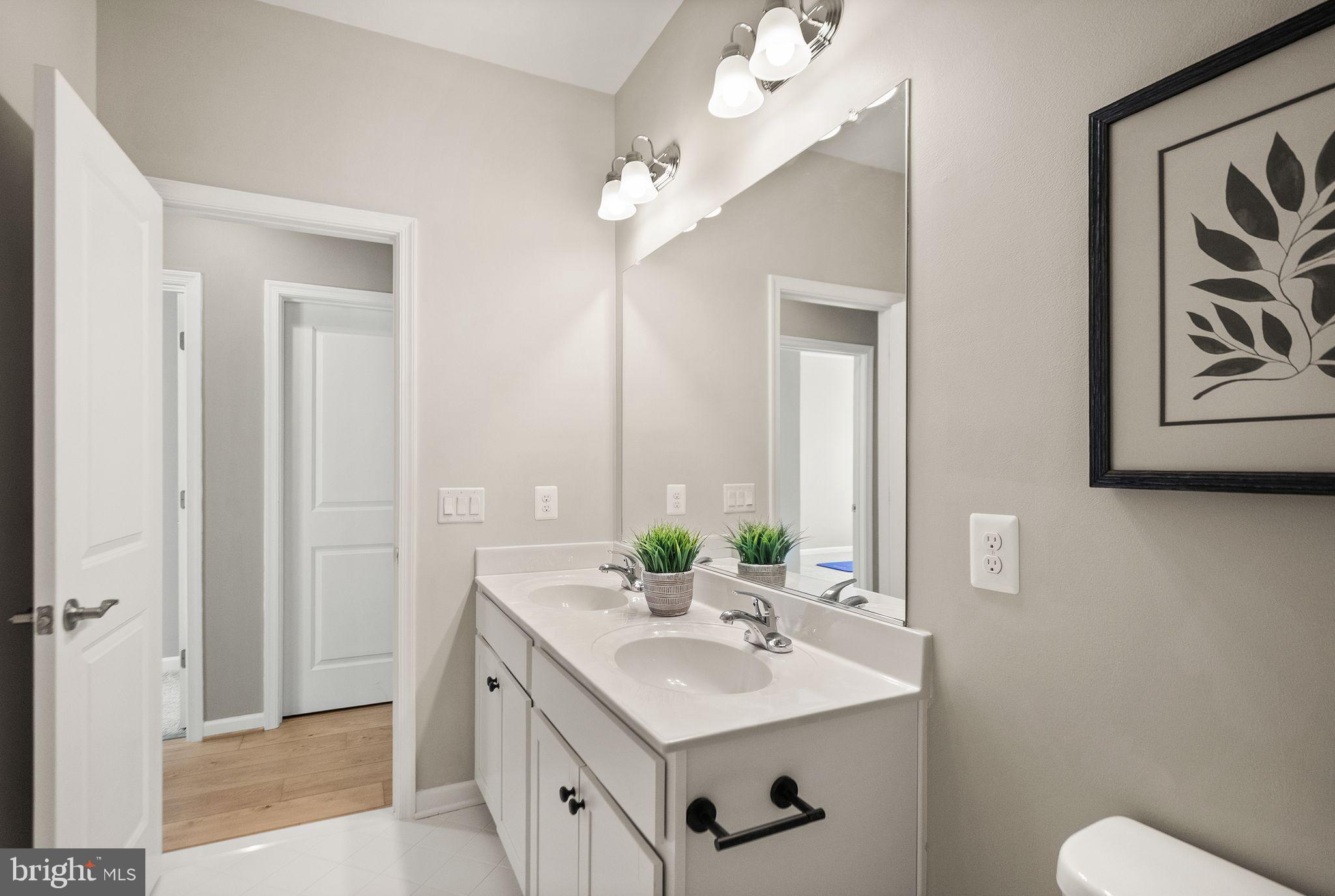 CADENCE AT LANSDOWNE - Residential