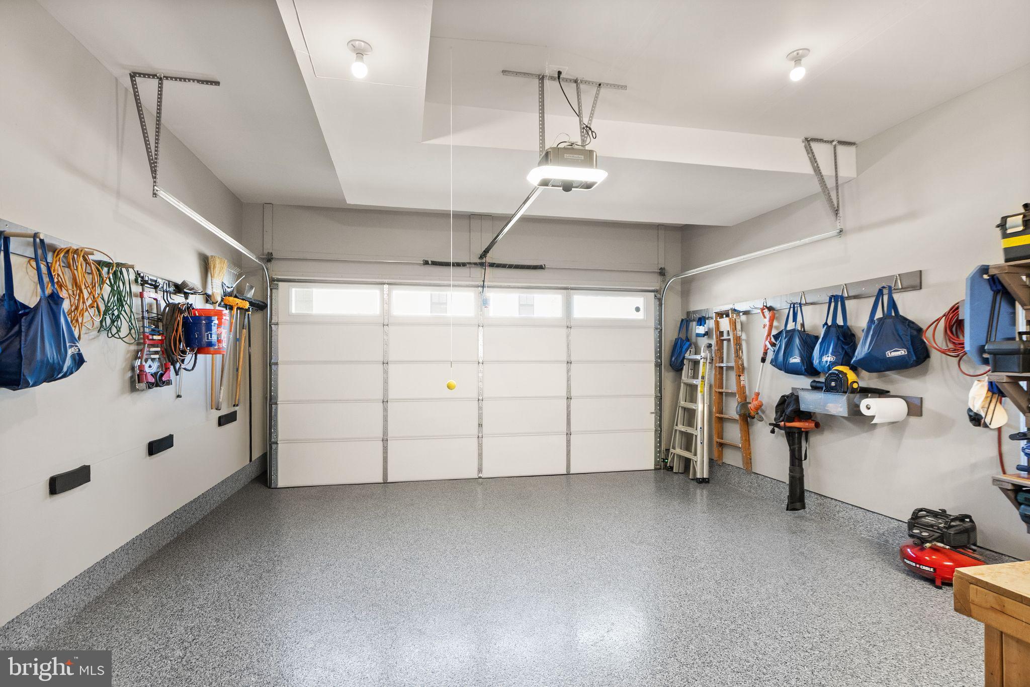 CADENCE AT LANSDOWNE - Residential