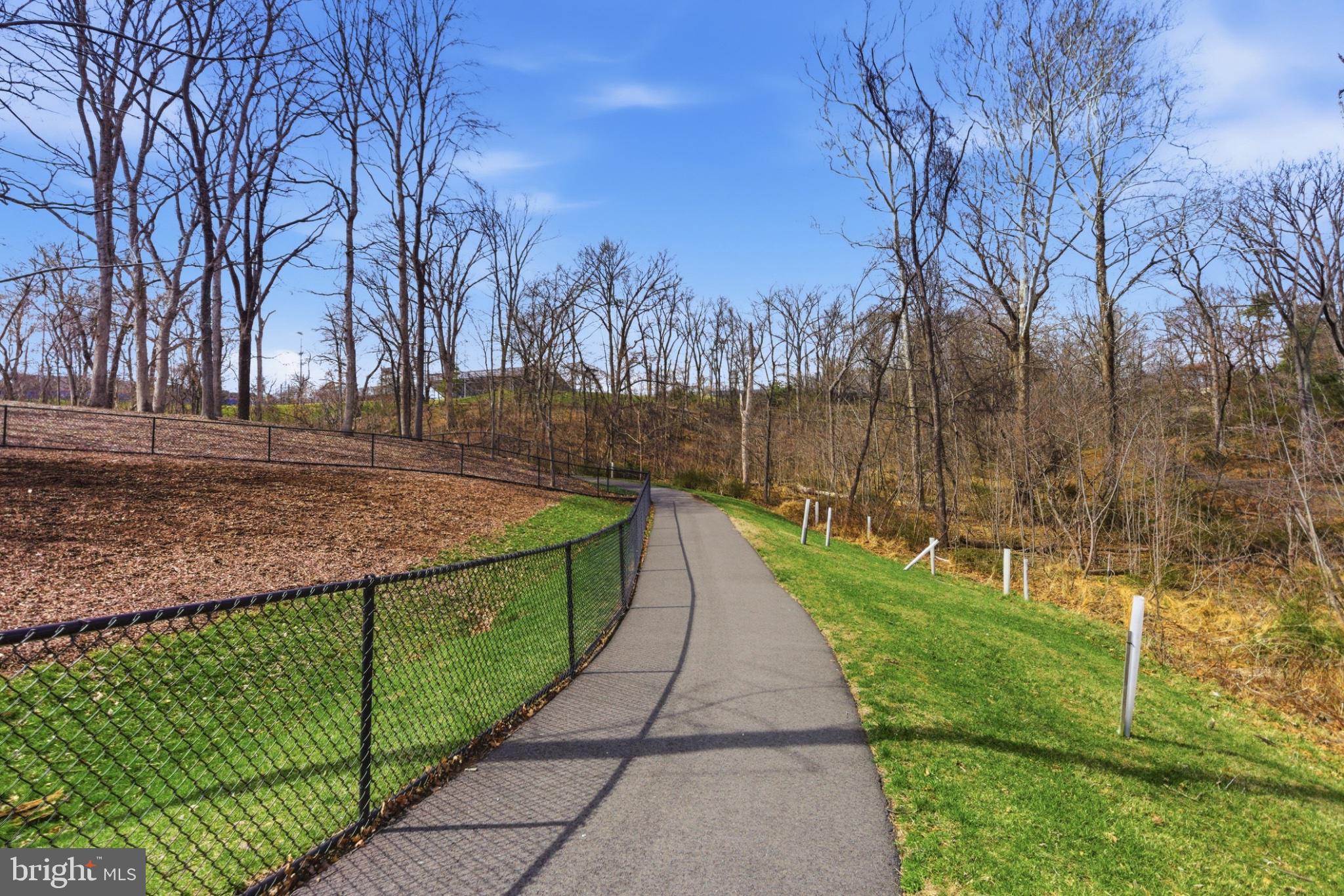 CADENCE AT LANSDOWNE - Residential