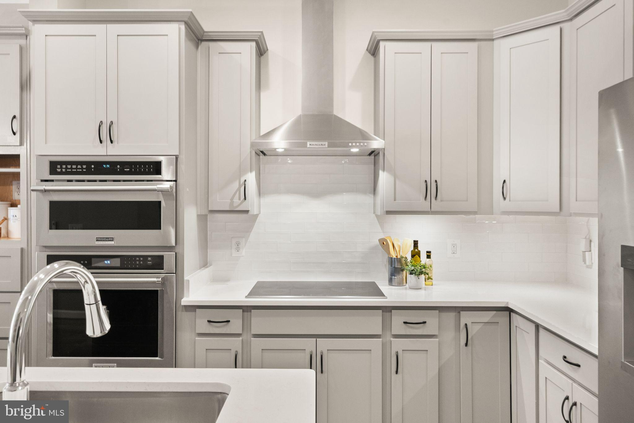 CADENCE AT LANSDOWNE - Residential