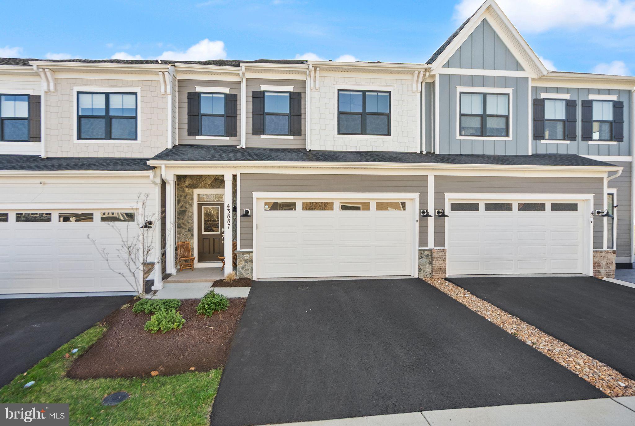 CADENCE AT LANSDOWNE - Residential