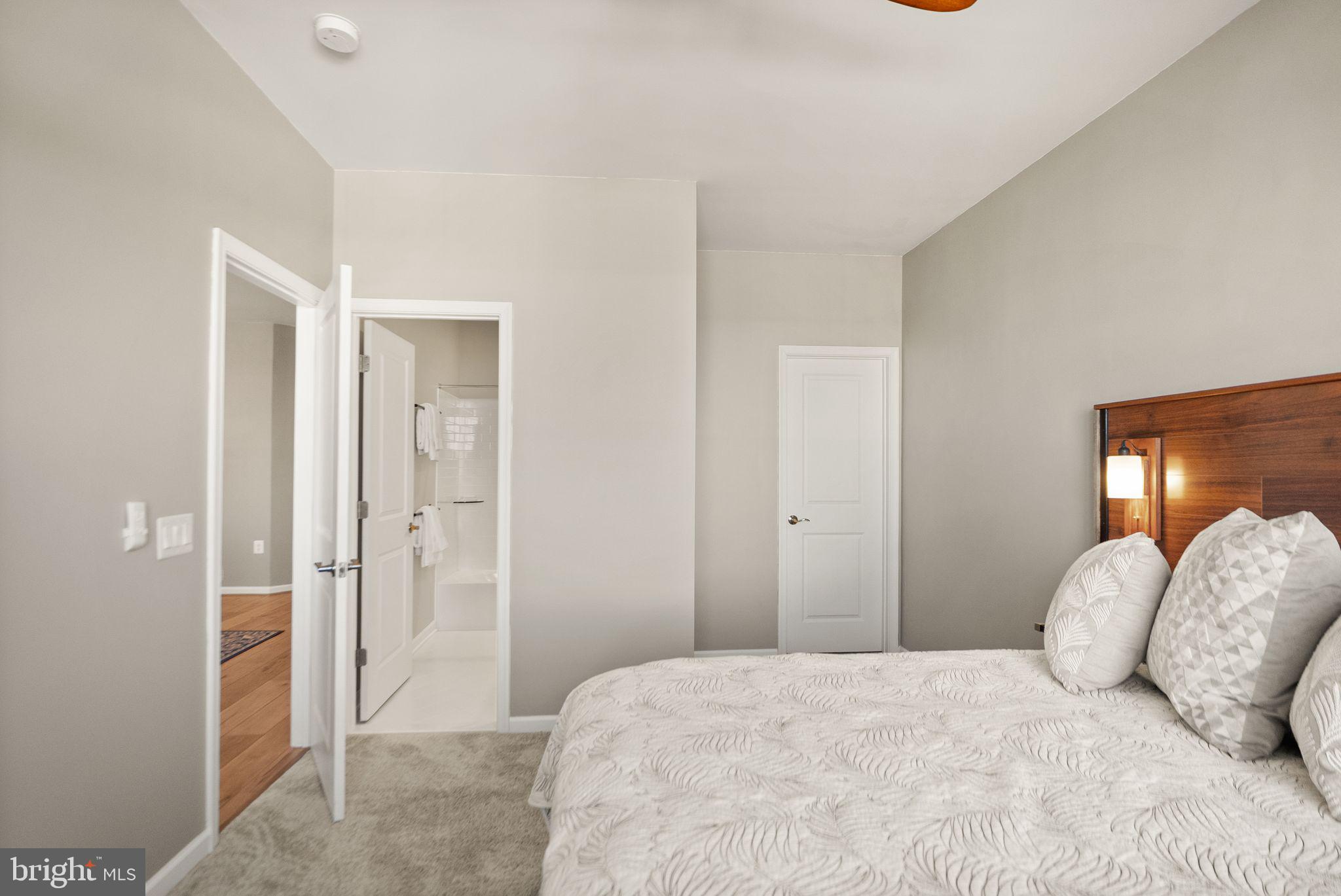 CADENCE AT LANSDOWNE - Residential