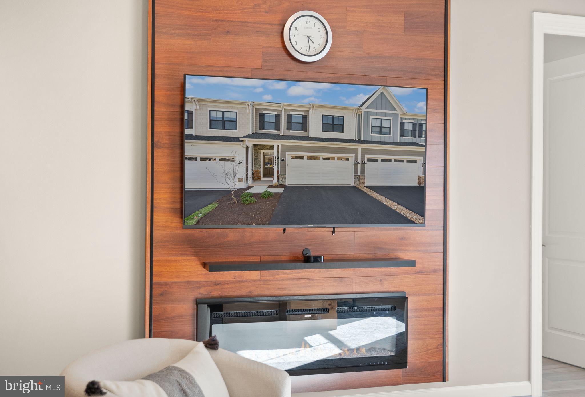 CADENCE AT LANSDOWNE - Residential