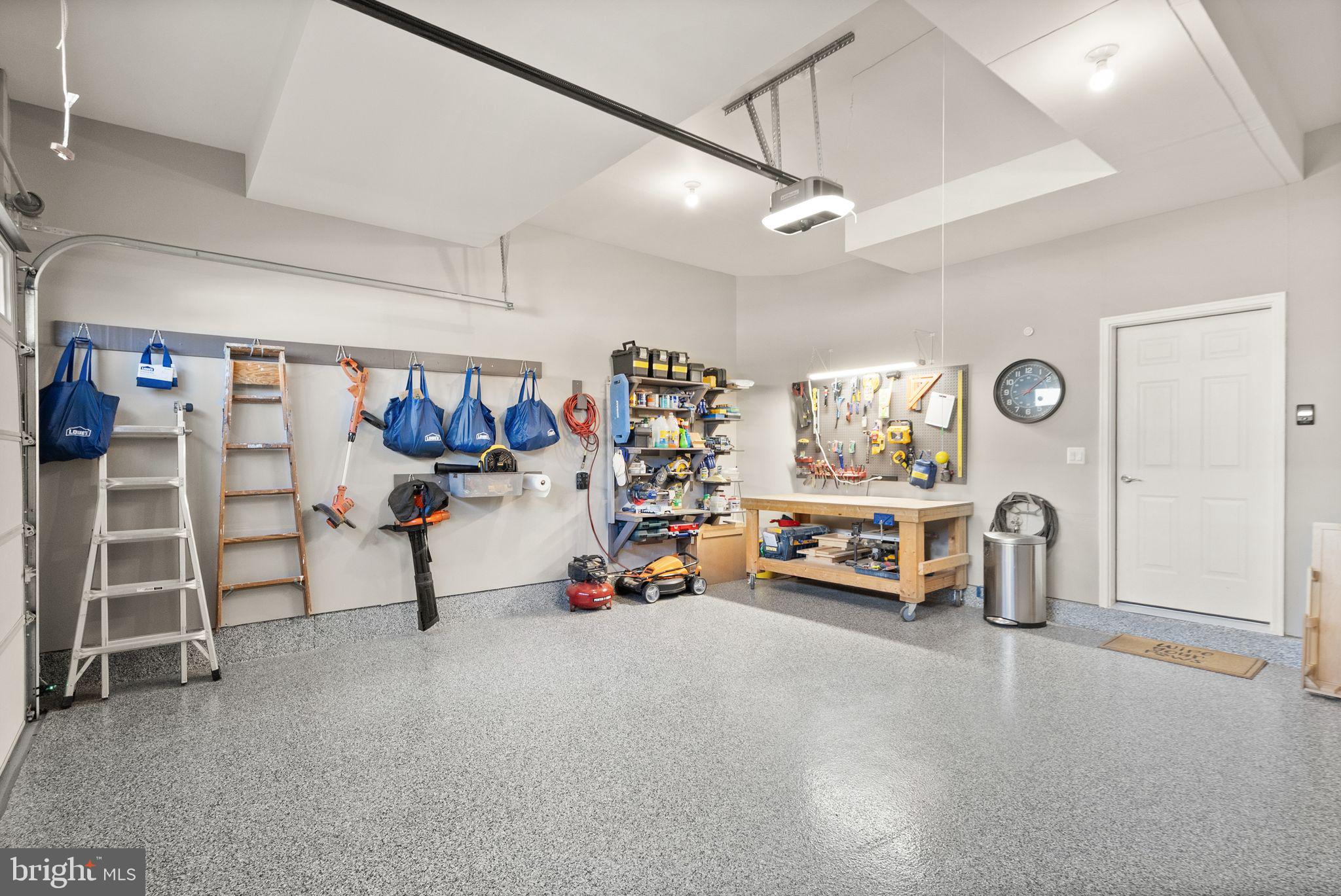 CADENCE AT LANSDOWNE - Residential