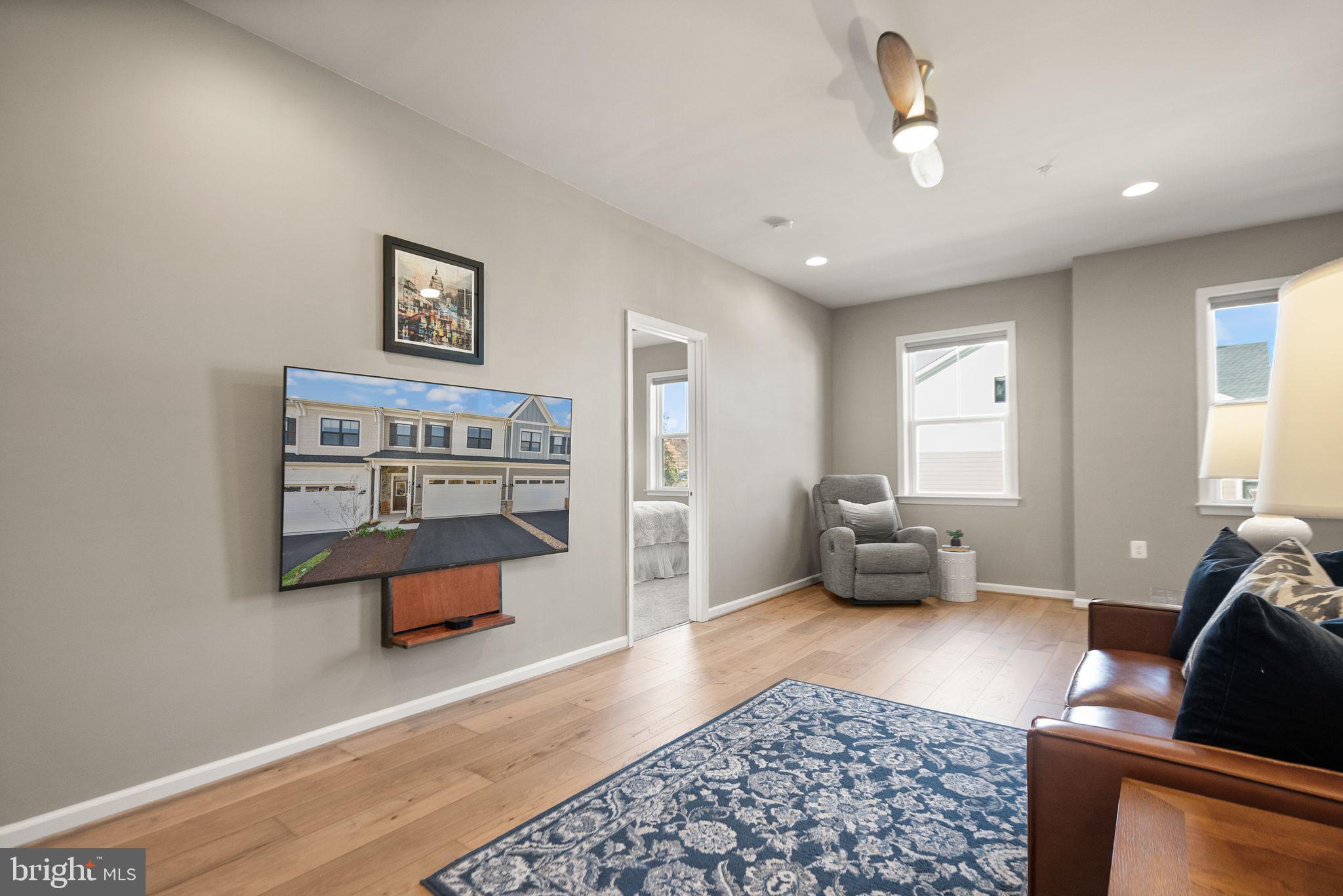 CADENCE AT LANSDOWNE - Residential