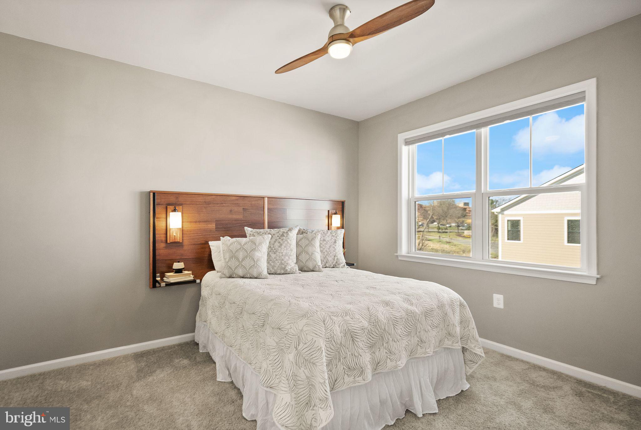 CADENCE AT LANSDOWNE - Residential