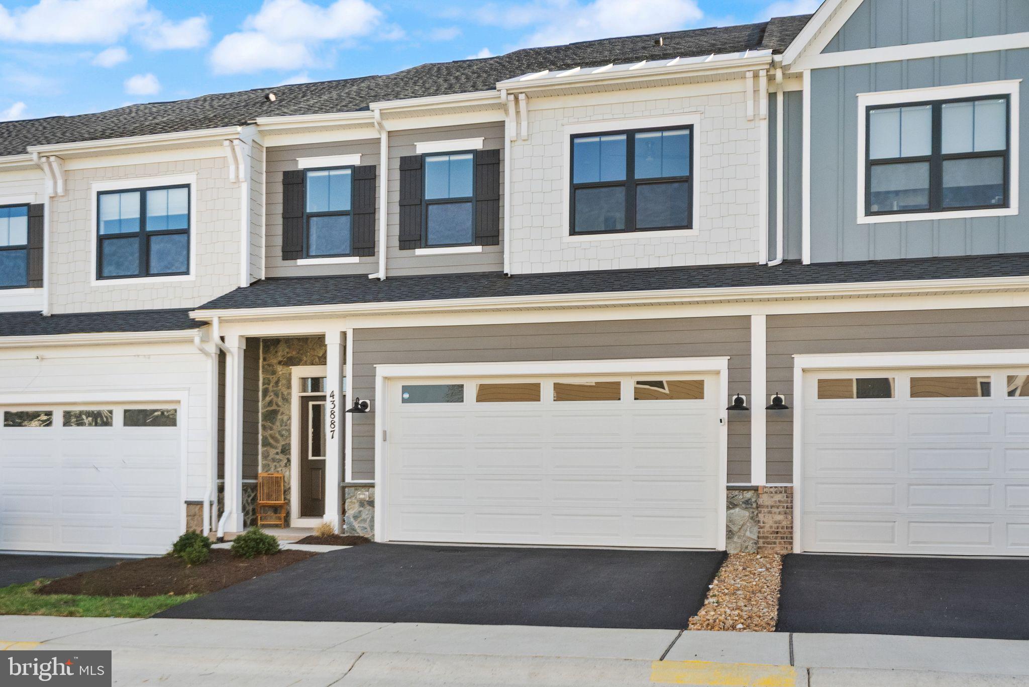 CADENCE AT LANSDOWNE - Residential