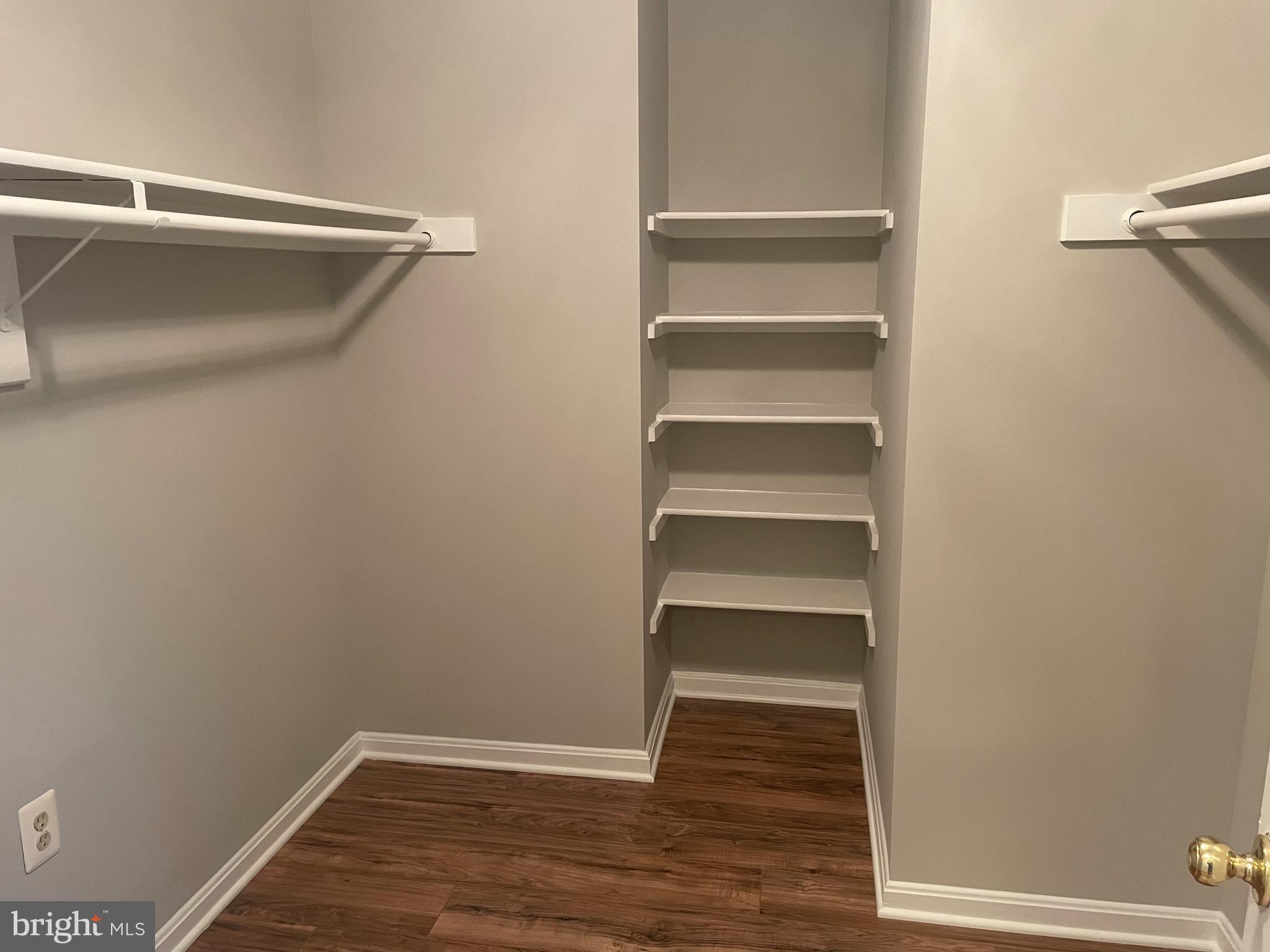 POTOMAC CROSSING - Residential