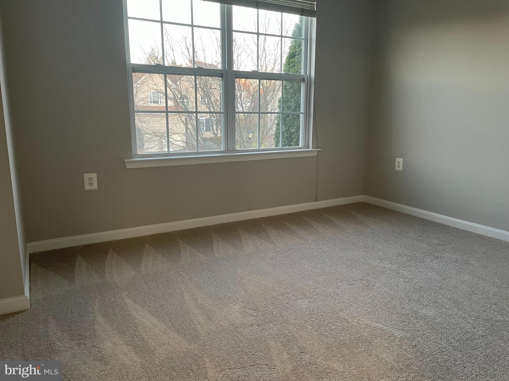 POTOMAC CROSSING - Residential