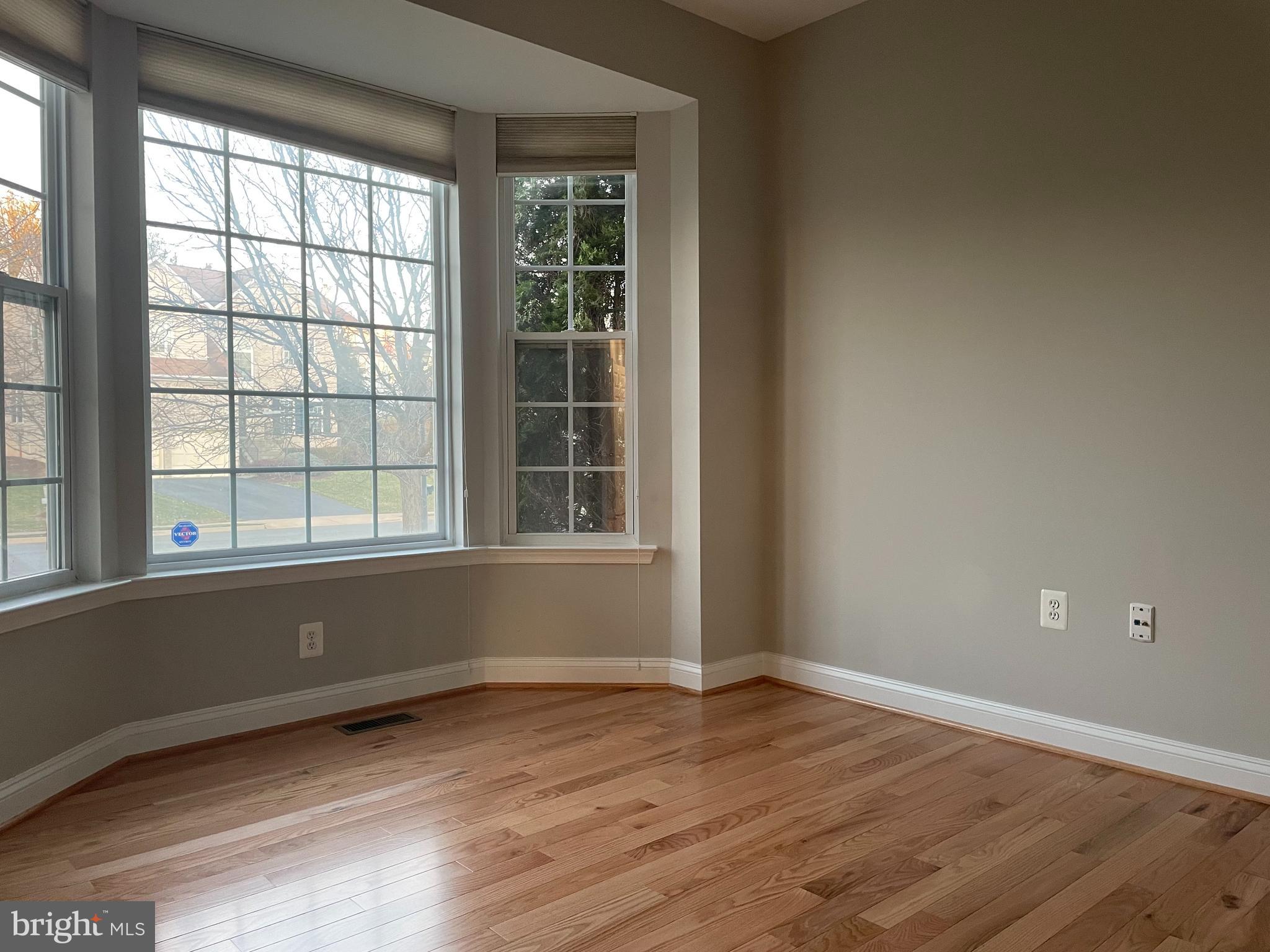 POTOMAC CROSSING - Residential