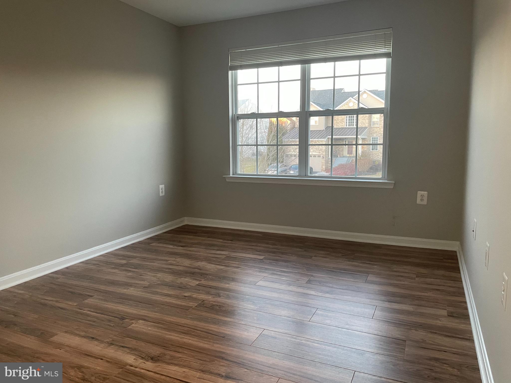 POTOMAC CROSSING - Residential