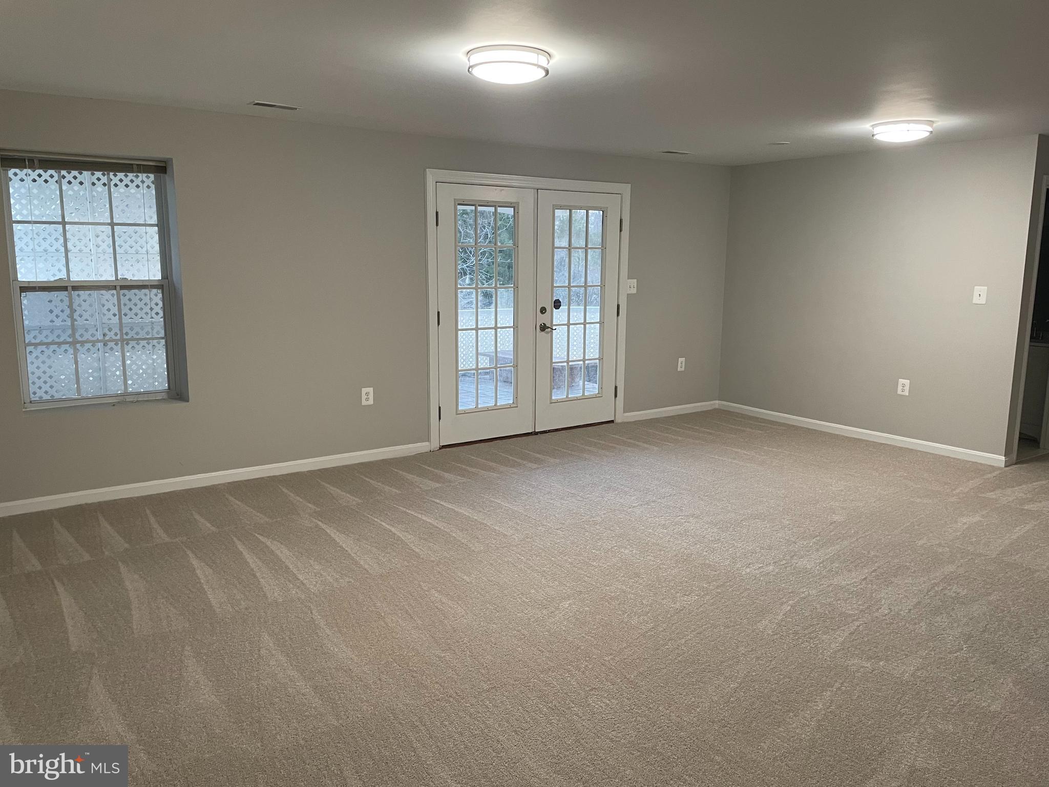 POTOMAC CROSSING - Residential