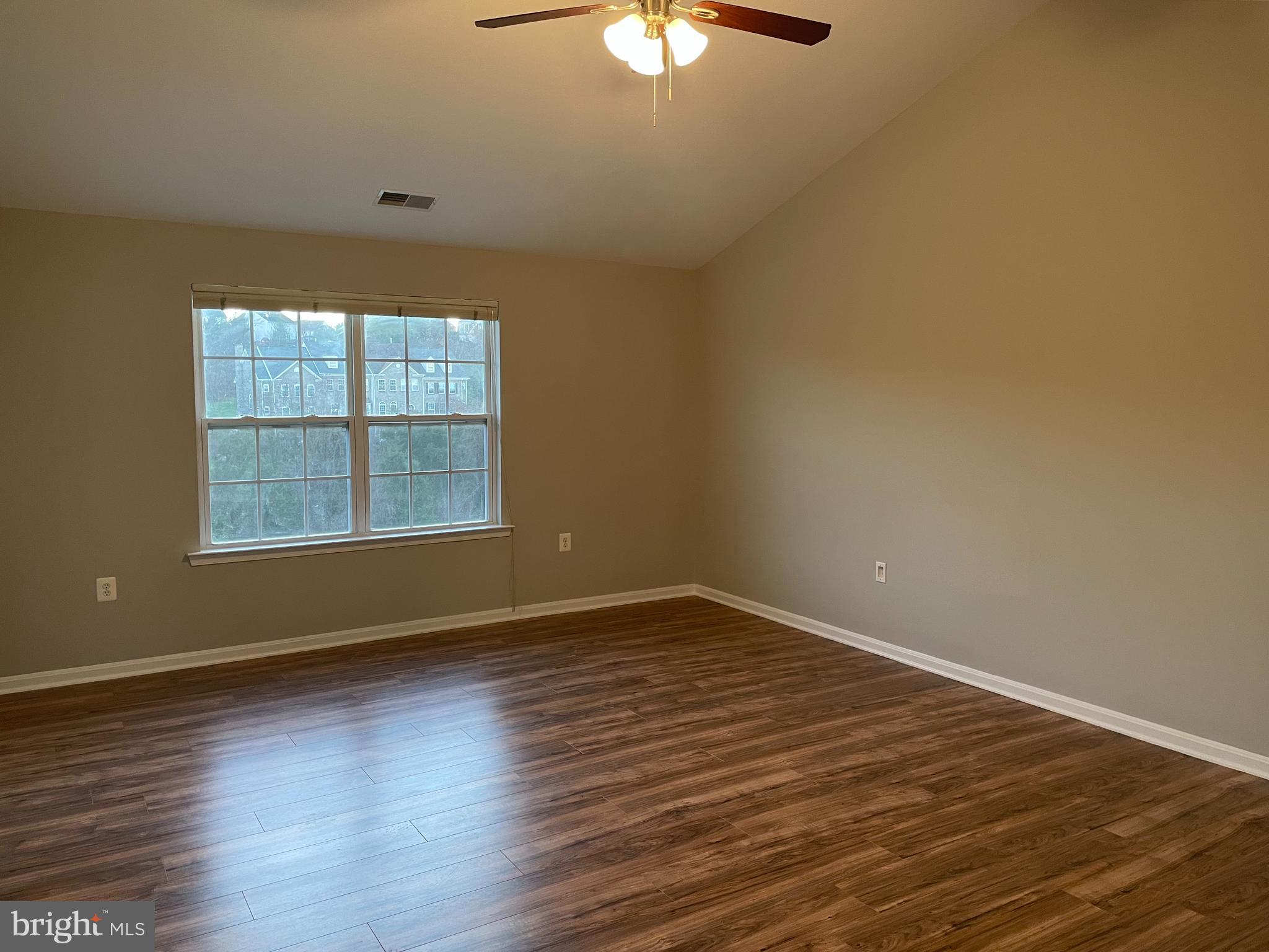 POTOMAC CROSSING - Residential