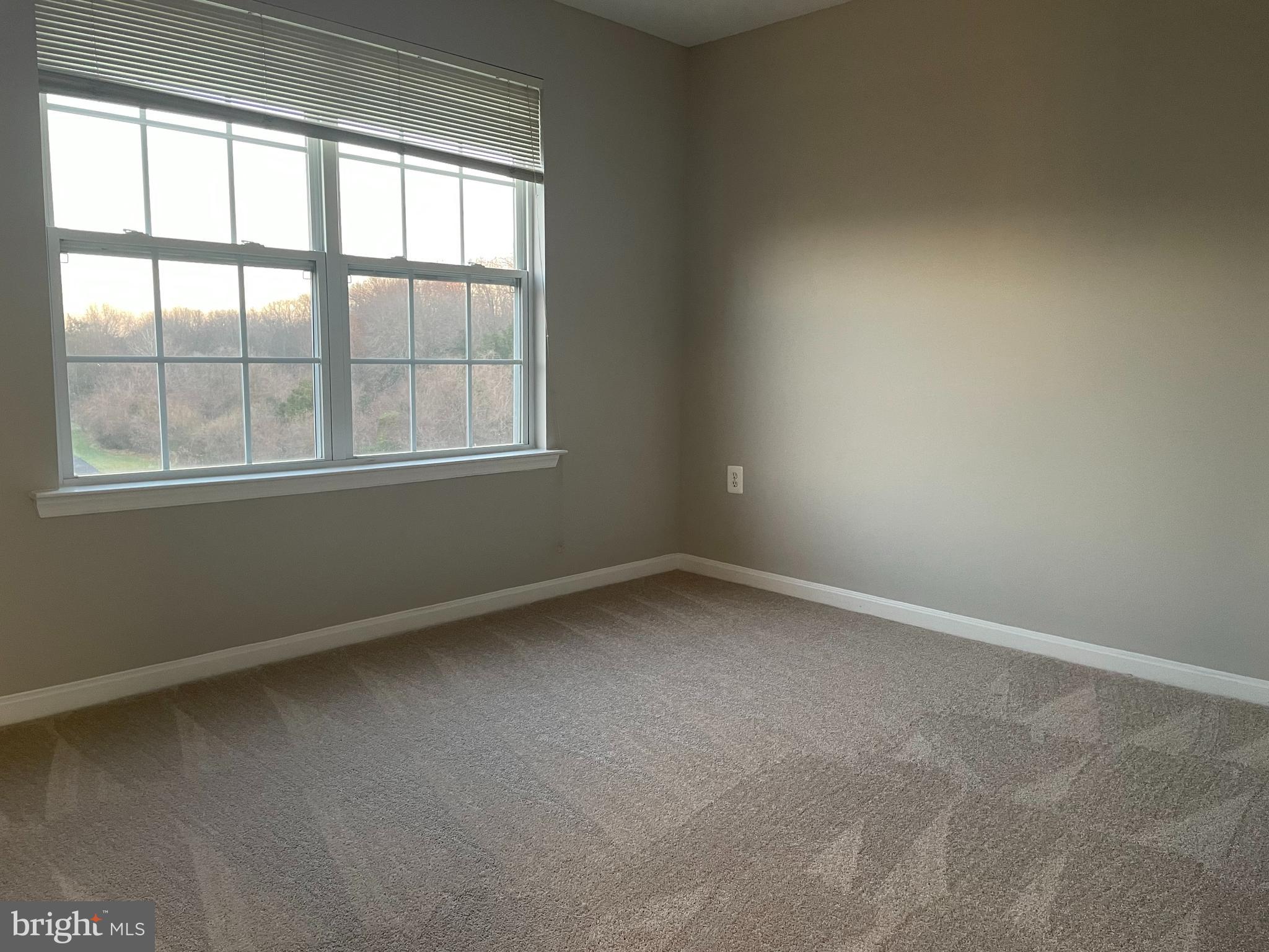 POTOMAC CROSSING - Residential