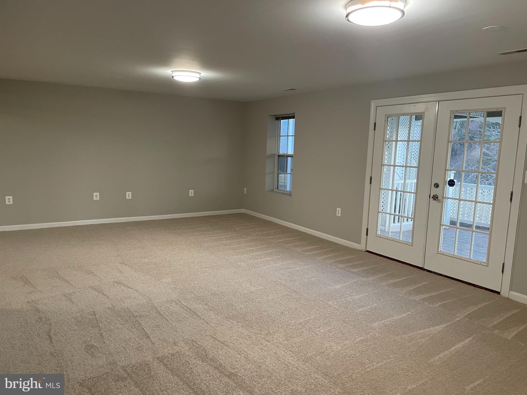 POTOMAC CROSSING - Residential