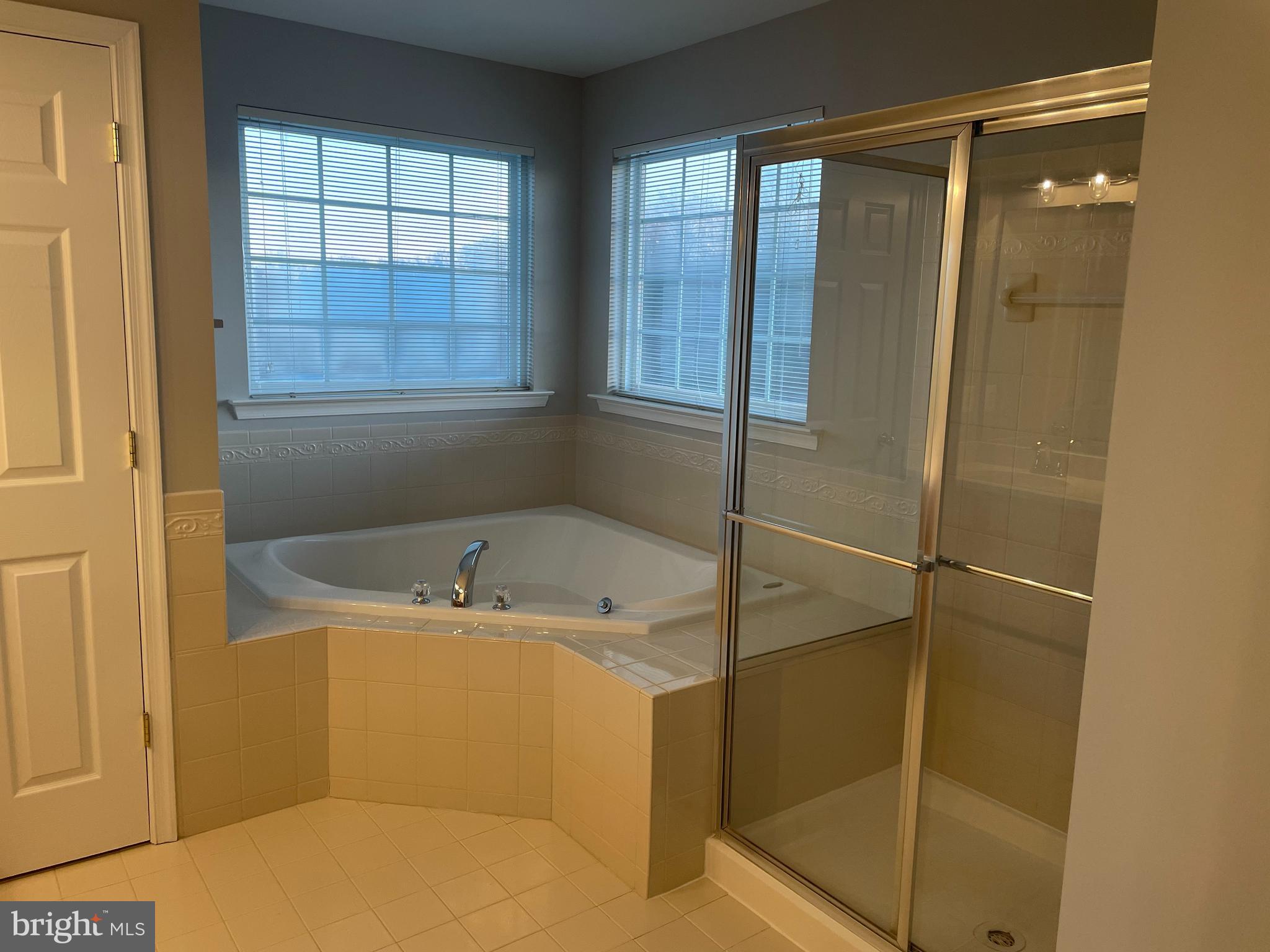 POTOMAC CROSSING - Residential