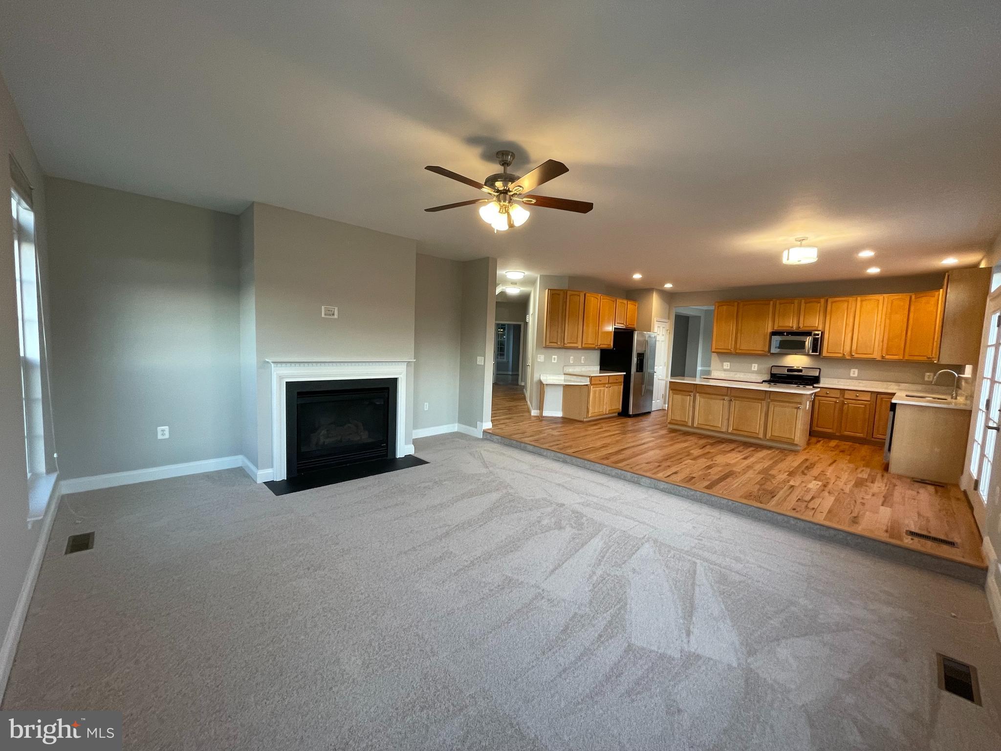 POTOMAC CROSSING - Residential