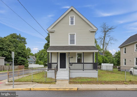 Homes For Sale - 129 W Washington Street<br/> PAULSBORO, NJ 08066