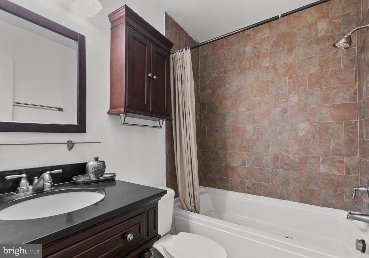 DORCHESTER - ST. CHARLES - Residential Lease