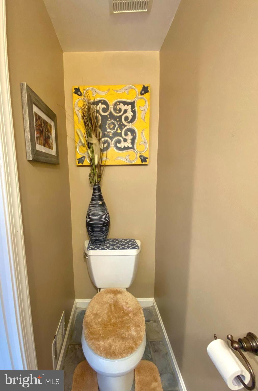 DORCHESTER - ST. CHARLES - Residential Lease