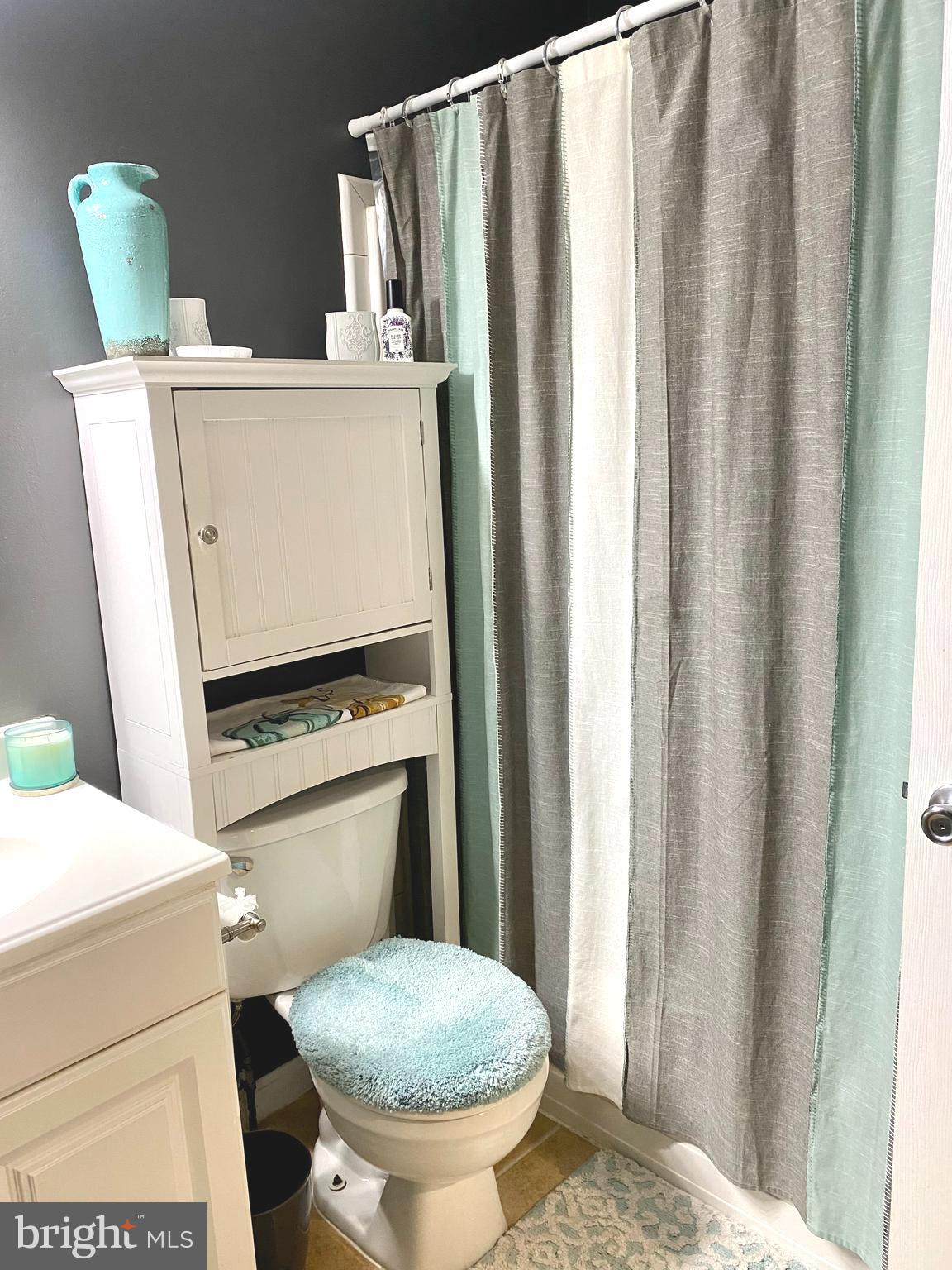 DORCHESTER - ST. CHARLES - Residential Lease