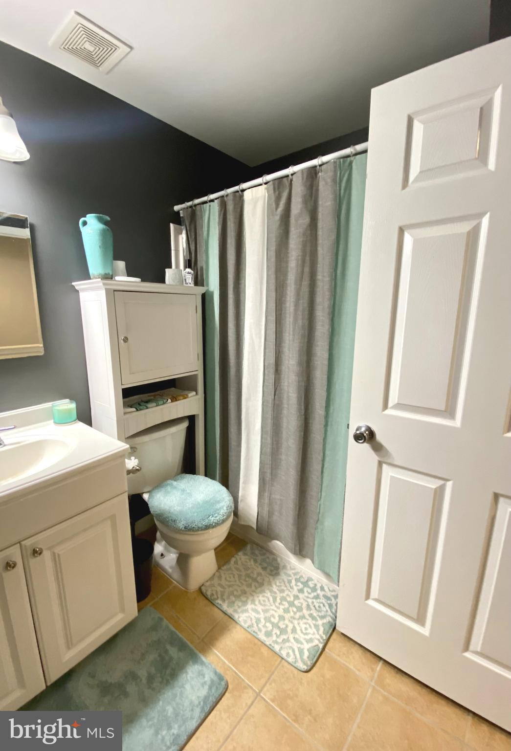 DORCHESTER - ST. CHARLES - Residential Lease