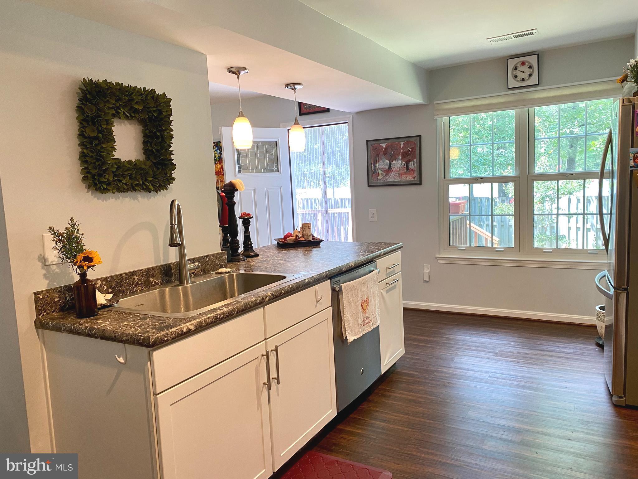 DORCHESTER - ST. CHARLES - Residential Lease