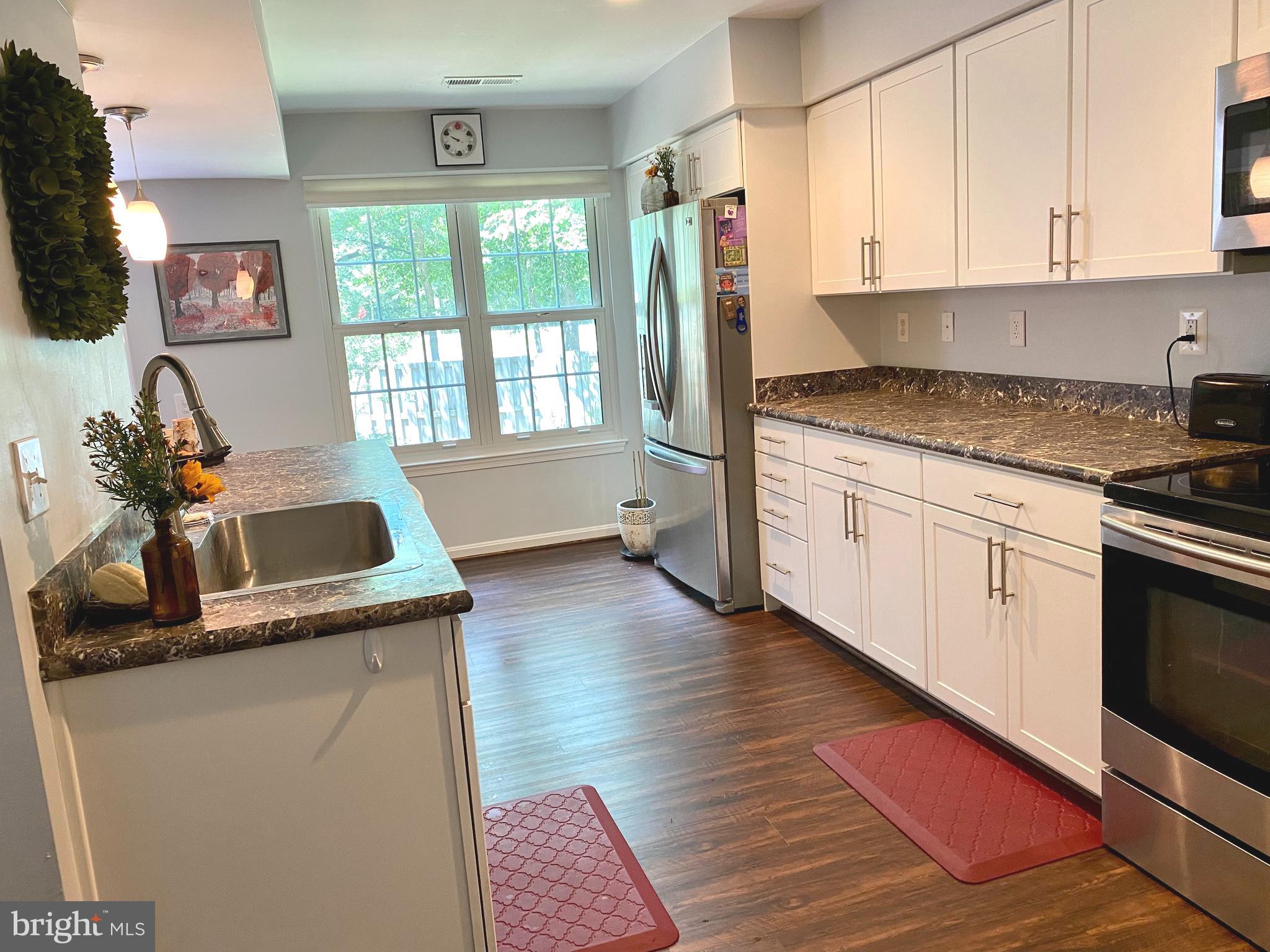 DORCHESTER - ST. CHARLES - Residential Lease