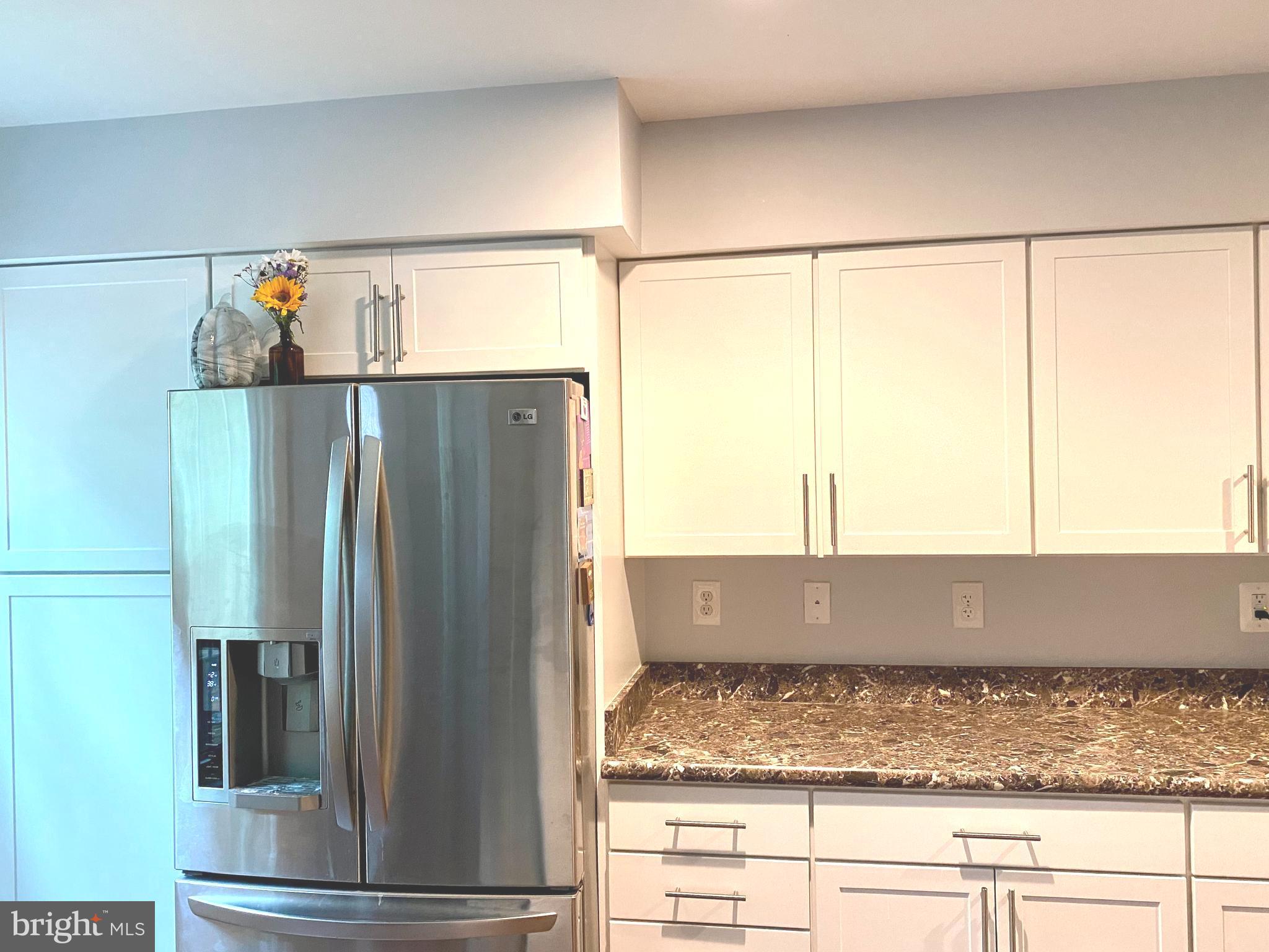 DORCHESTER - ST. CHARLES - Residential Lease