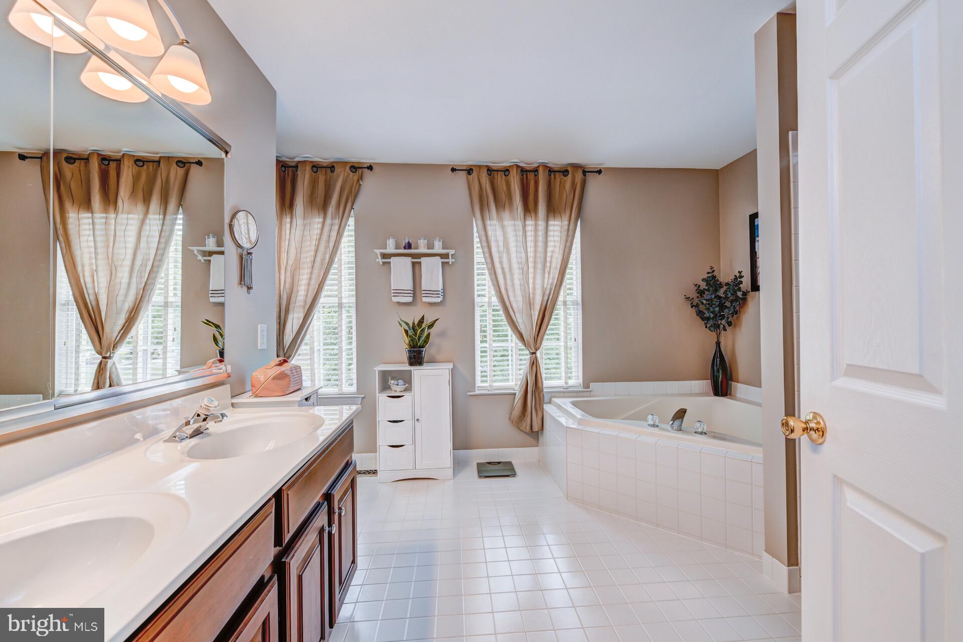 PEAKE FARM - Residential