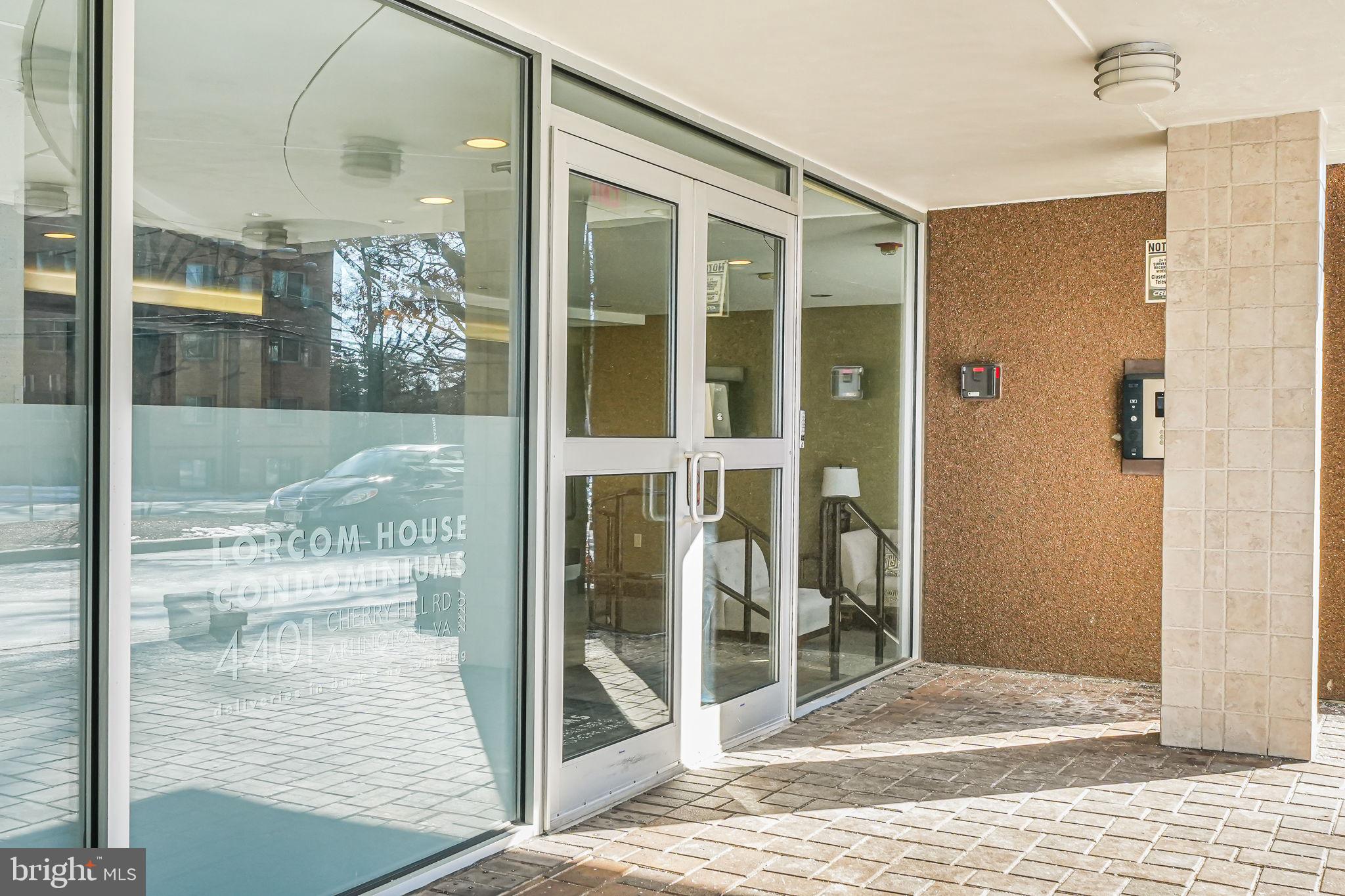 LORCOM HOUSE - Residential