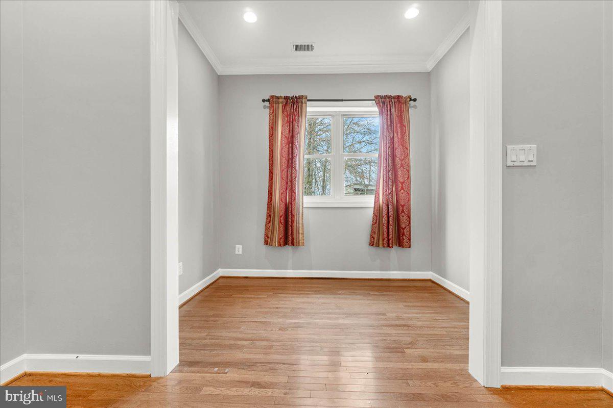 DAMASCUS OUTSIDE - Residential Lease