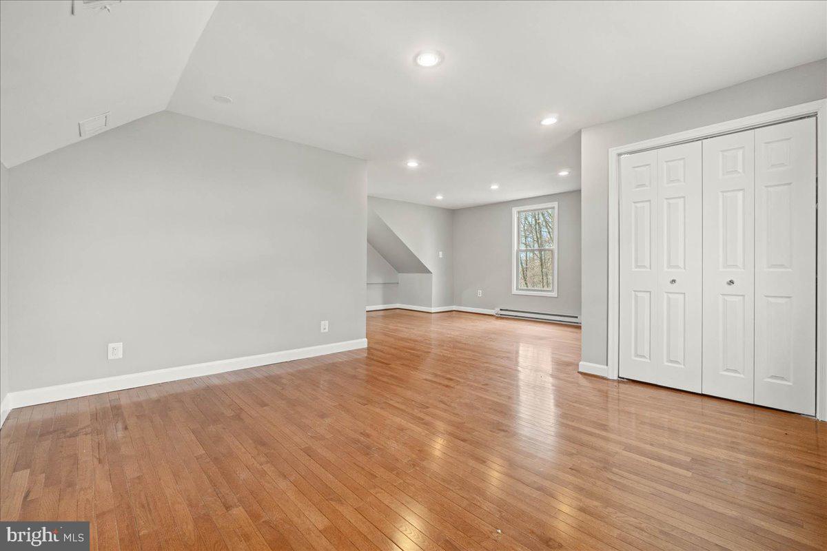 DAMASCUS OUTSIDE - Residential Lease