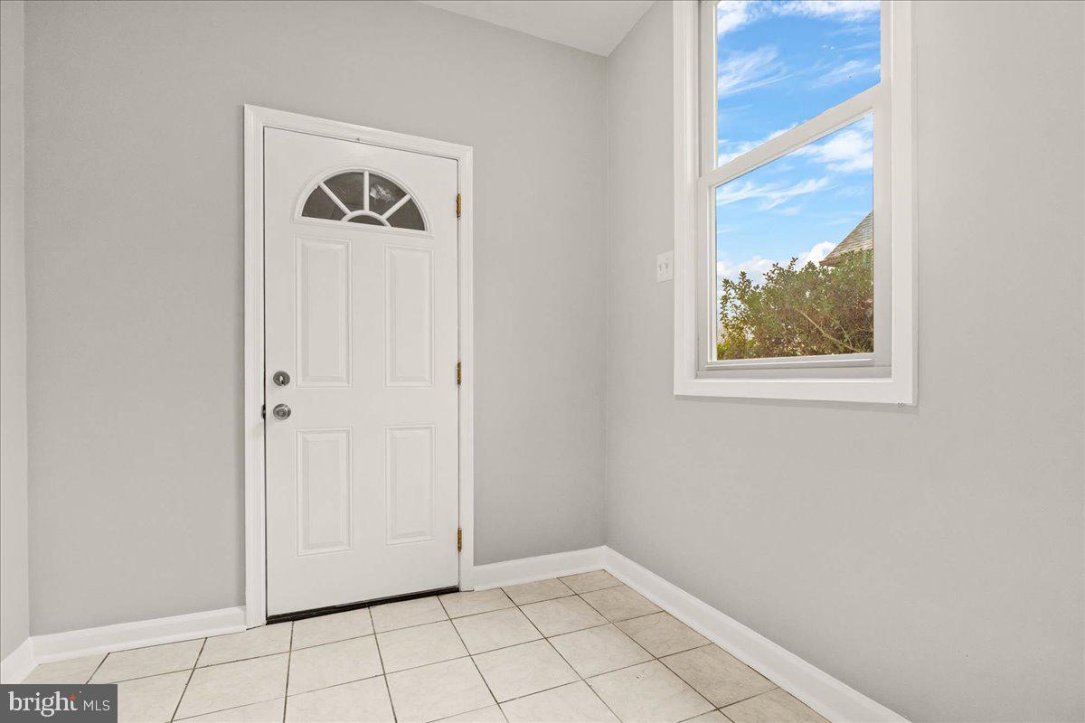 DAMASCUS OUTSIDE - Residential Lease