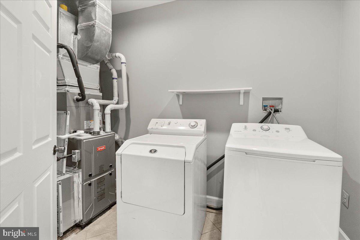 DAMASCUS OUTSIDE - Residential Lease