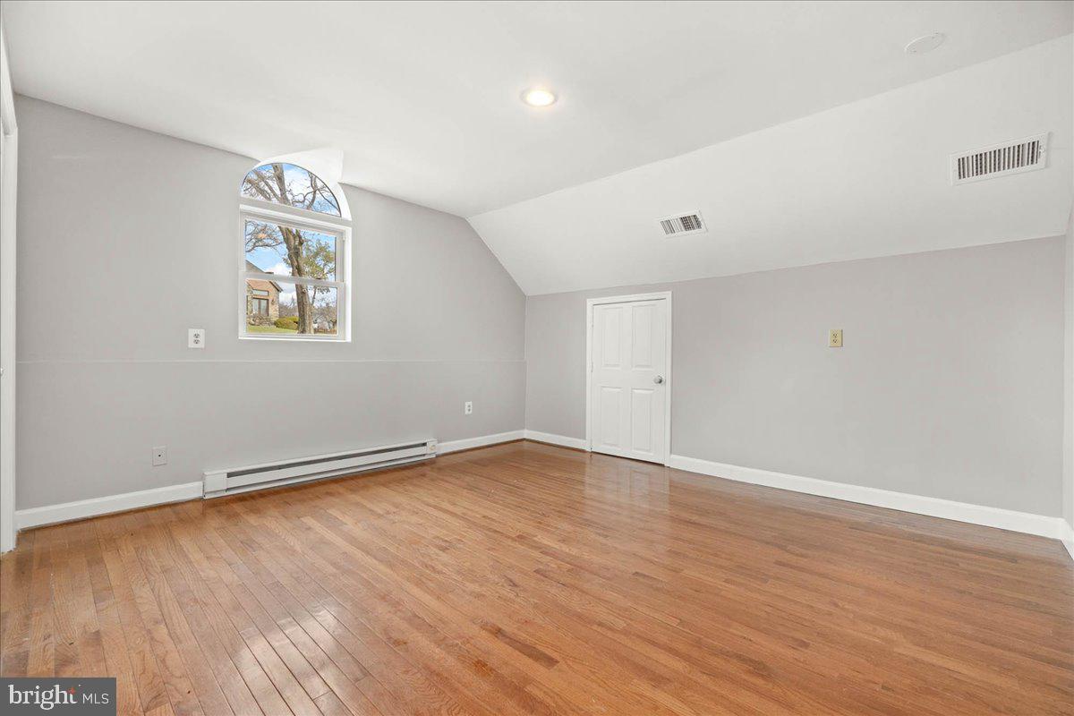 DAMASCUS OUTSIDE - Residential Lease