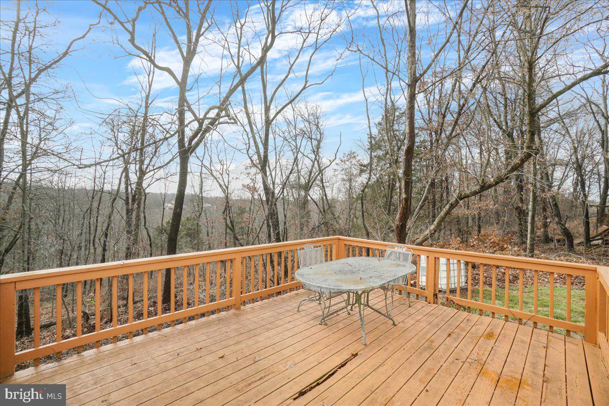 DAMASCUS OUTSIDE - Residential Lease