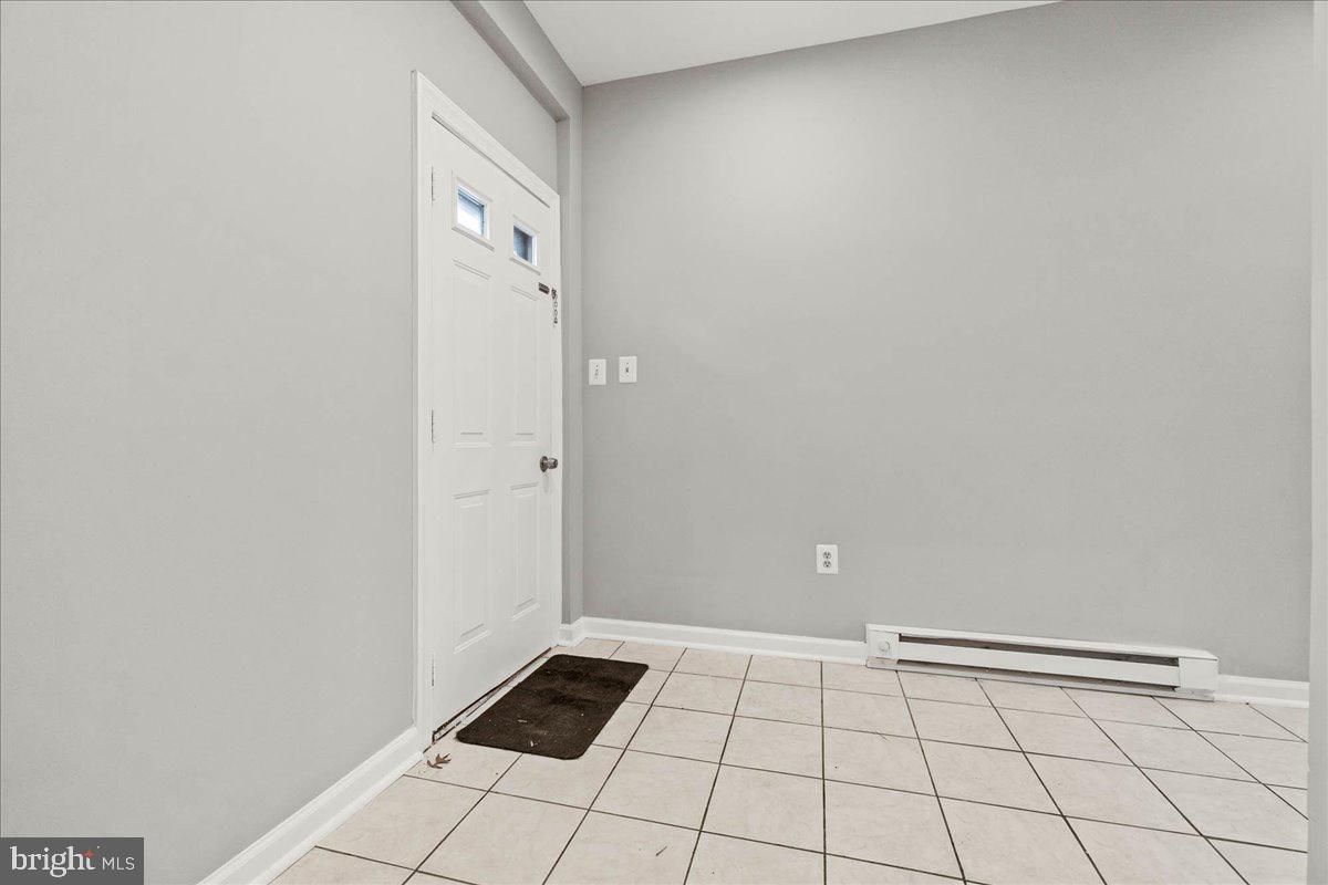 DAMASCUS OUTSIDE - Residential Lease