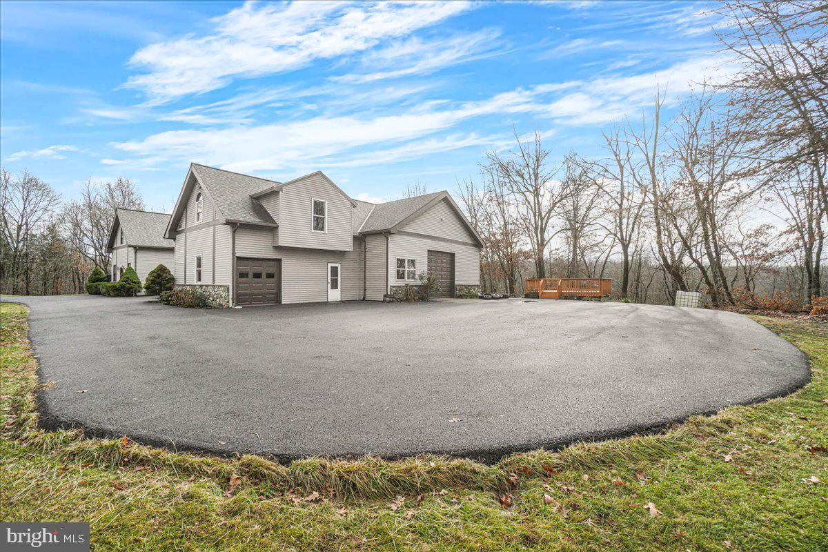 DAMASCUS OUTSIDE - Residential Lease