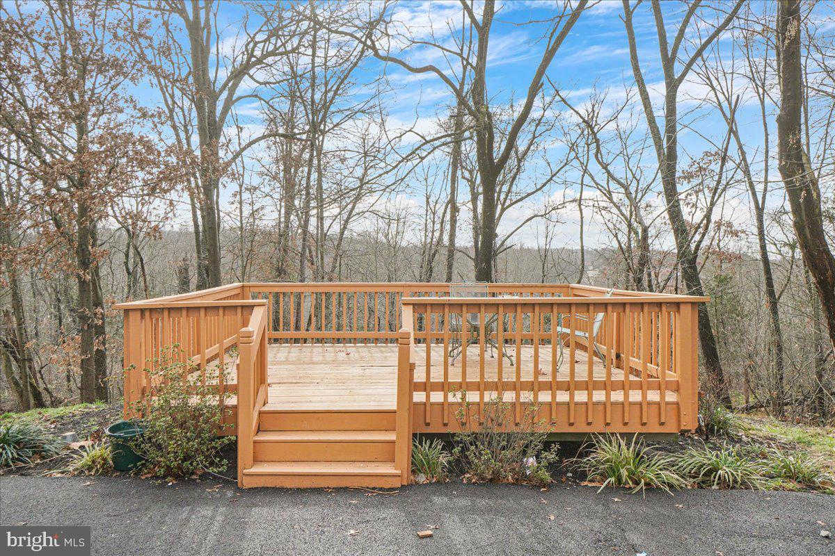 DAMASCUS OUTSIDE - Residential Lease