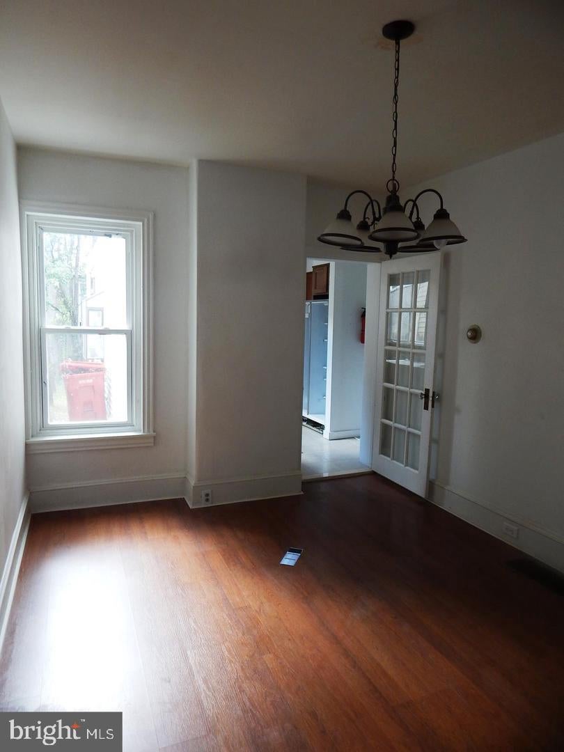 718 W ELM STREET