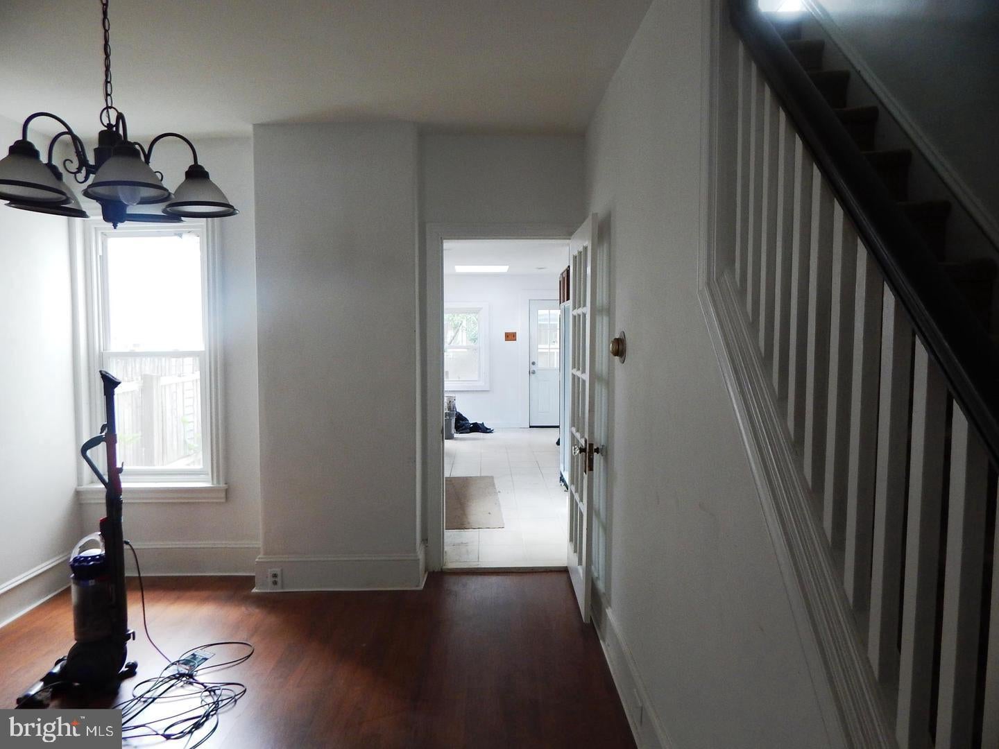 718 W ELM STREET