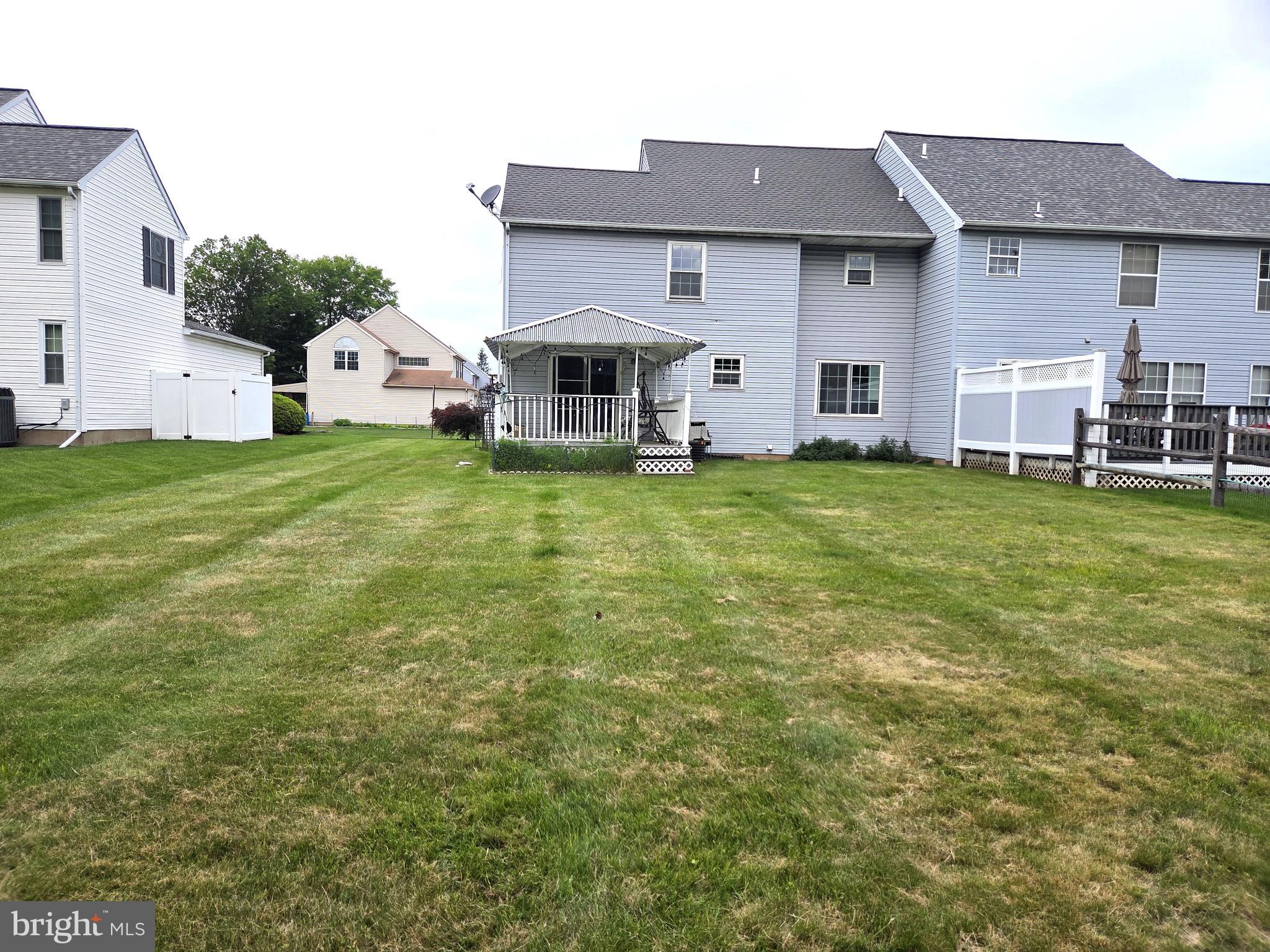 2489 WELLINGTON WAY