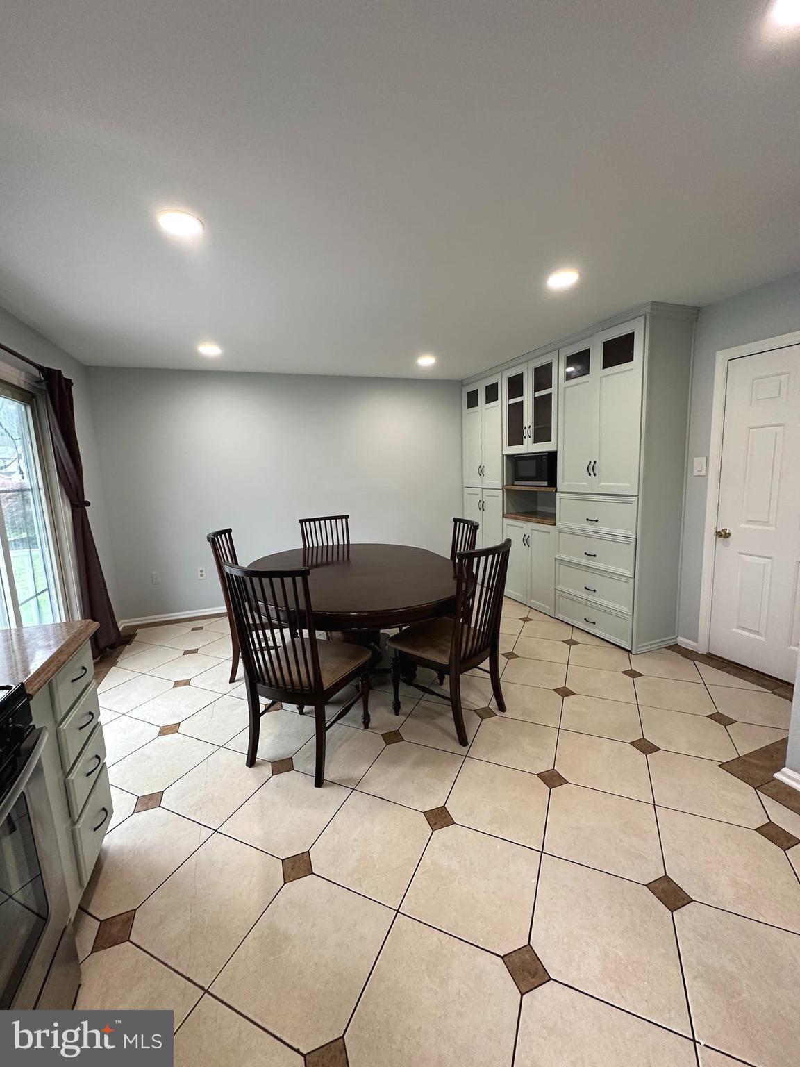 YORKSHIRE COMMONS - Residential Lease