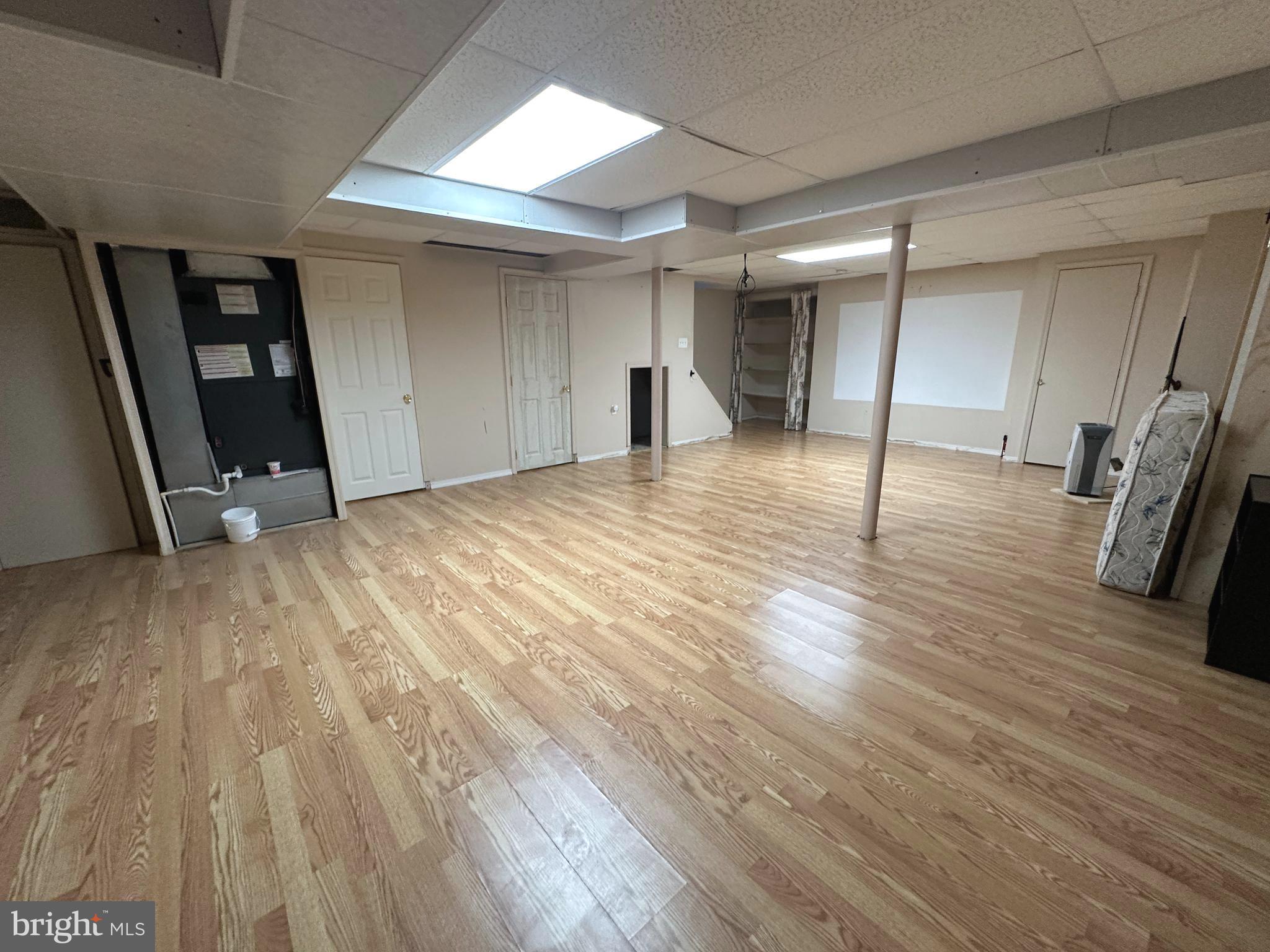 YORKSHIRE COMMONS - Residential Lease