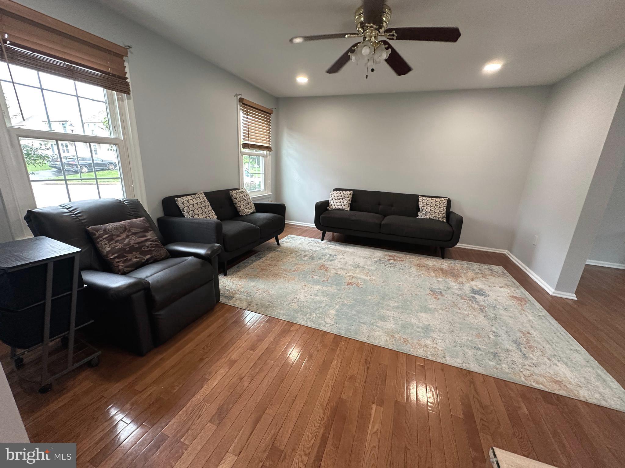 YORKSHIRE COMMONS - Residential Lease