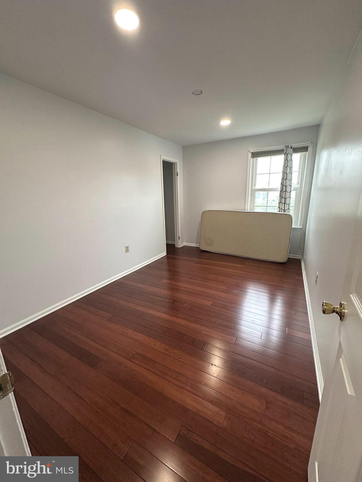 YORKSHIRE COMMONS - Residential Lease