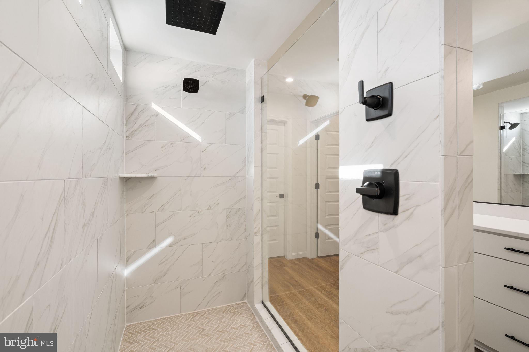 NEW POST ON THE RAPPAHANNOCK - Residential